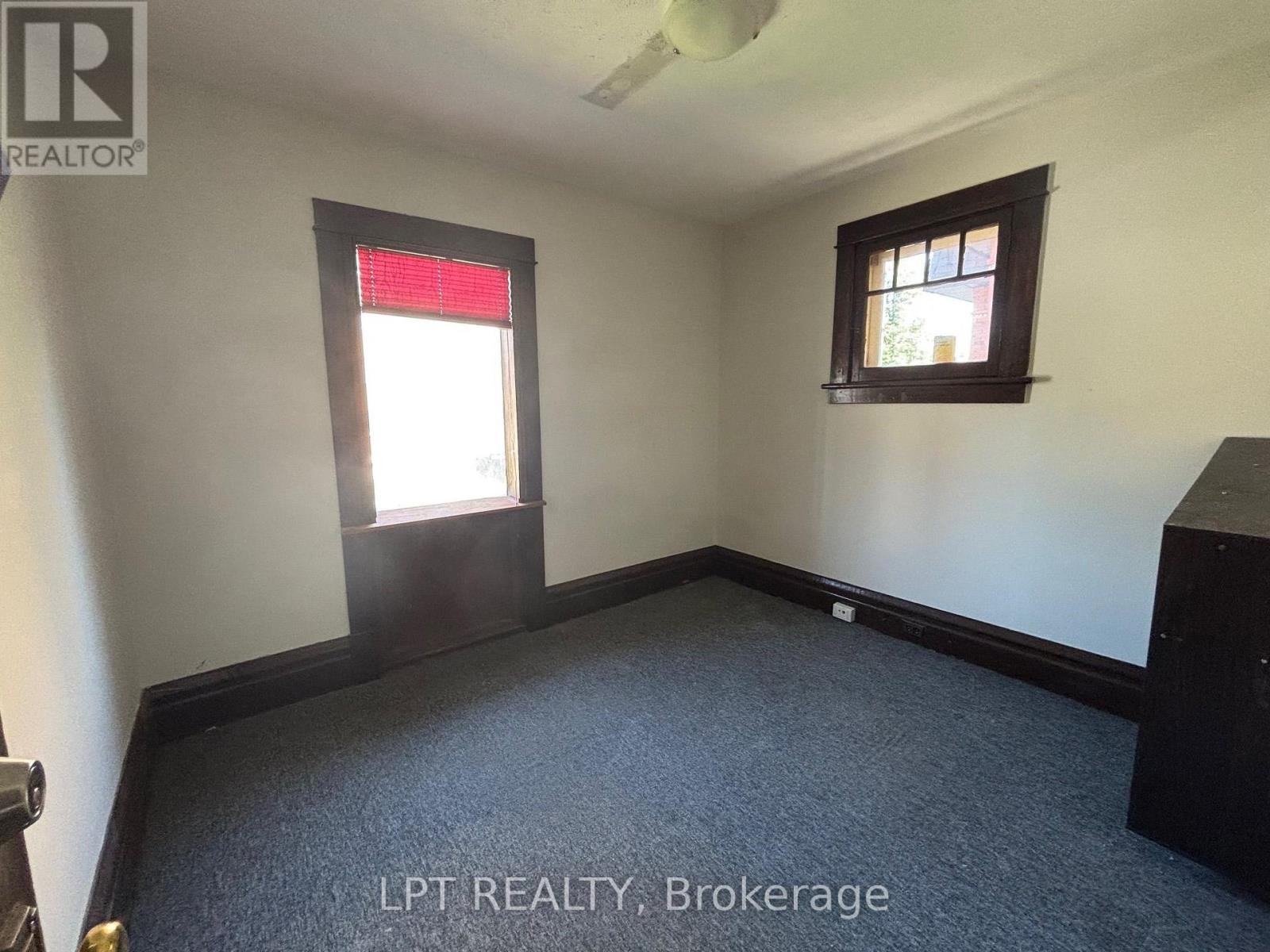 322 Waverley Street Property Photo 13