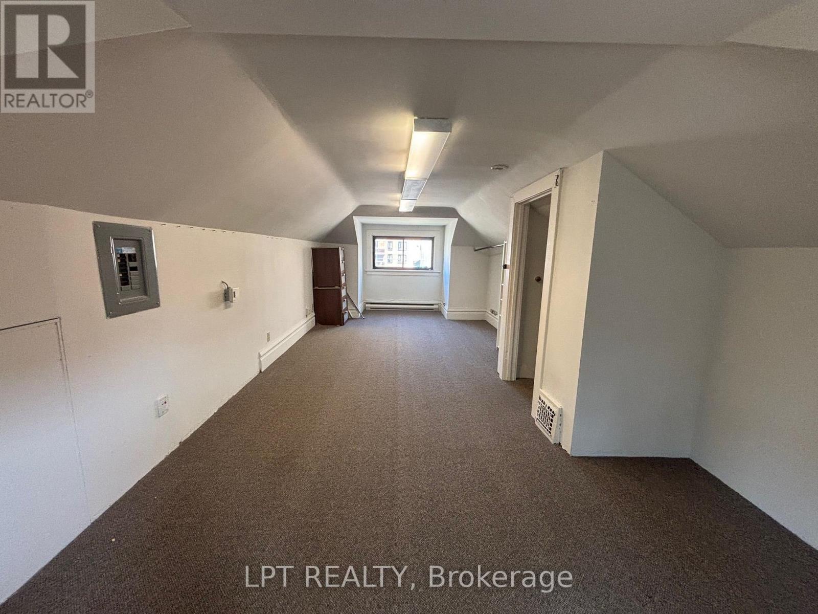 322 Waverley Street Property Photo 14