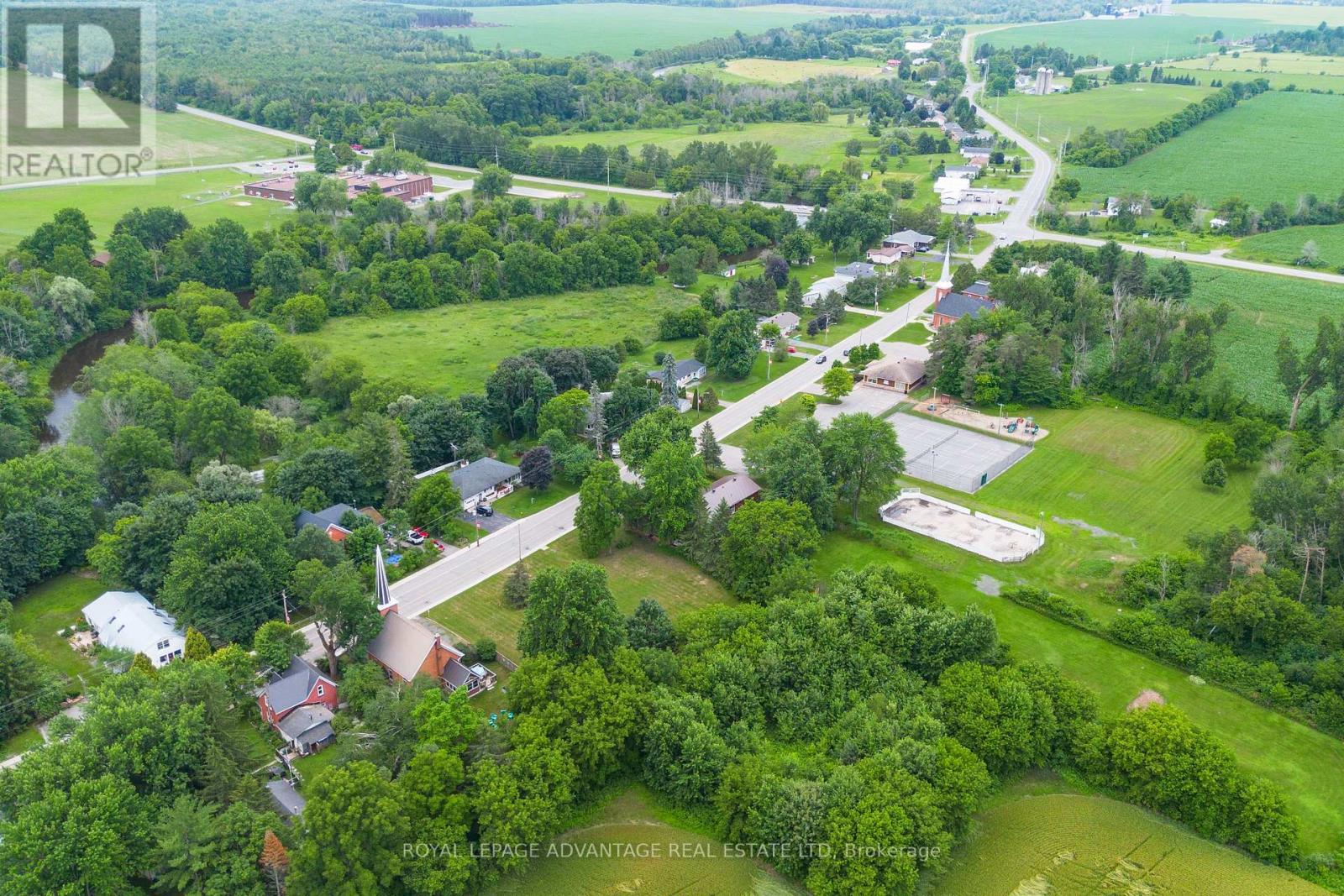 10561 Main Street Property Photo 6