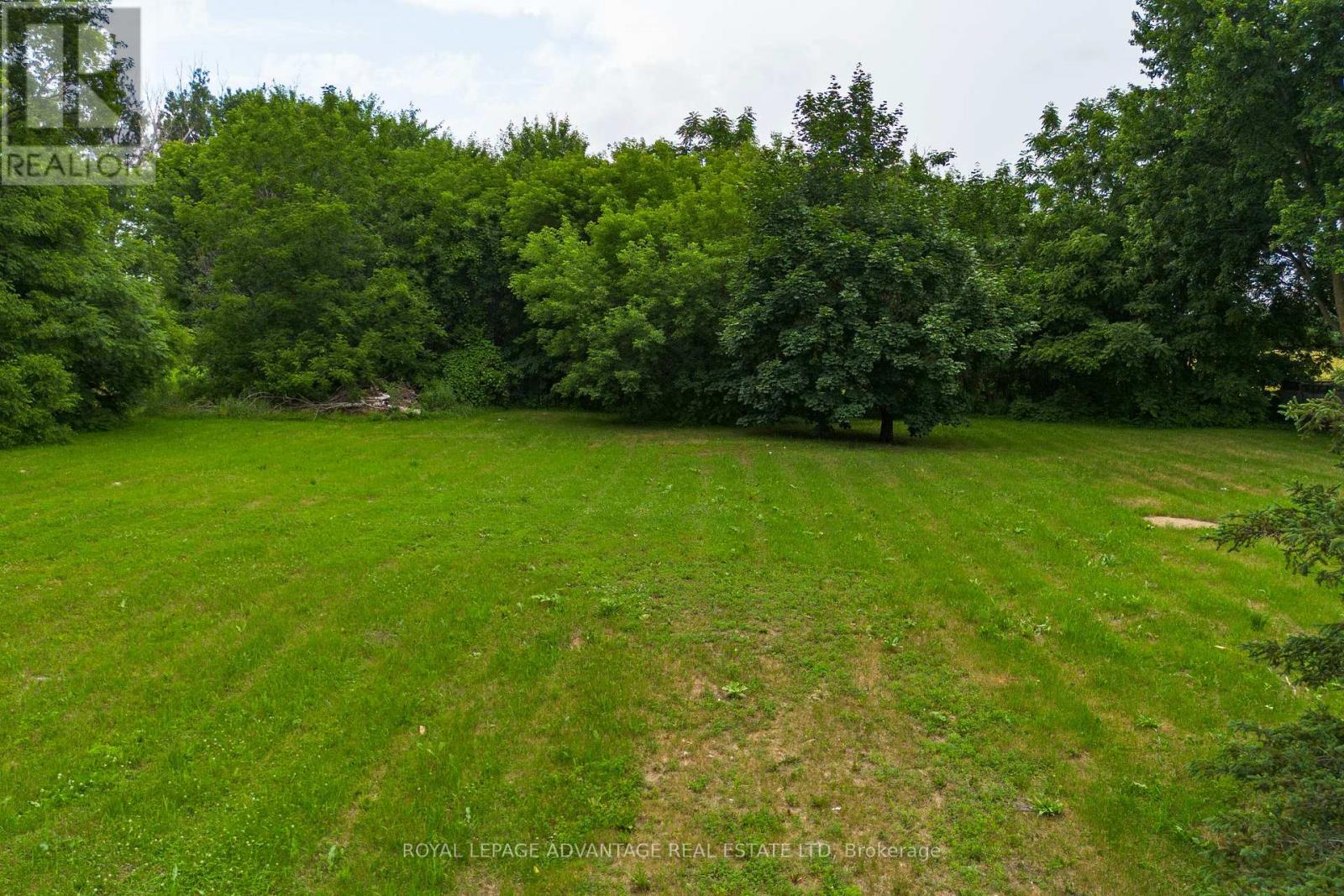 10561 Main Street Property Photo 11
