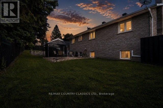 158 Bridge Street W Property Photo 4