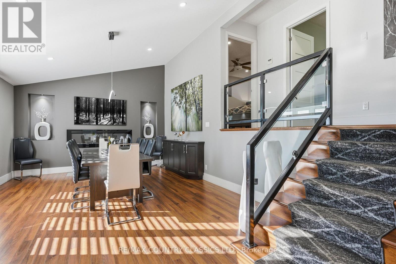 158 Bridge Street W Property Photo 14