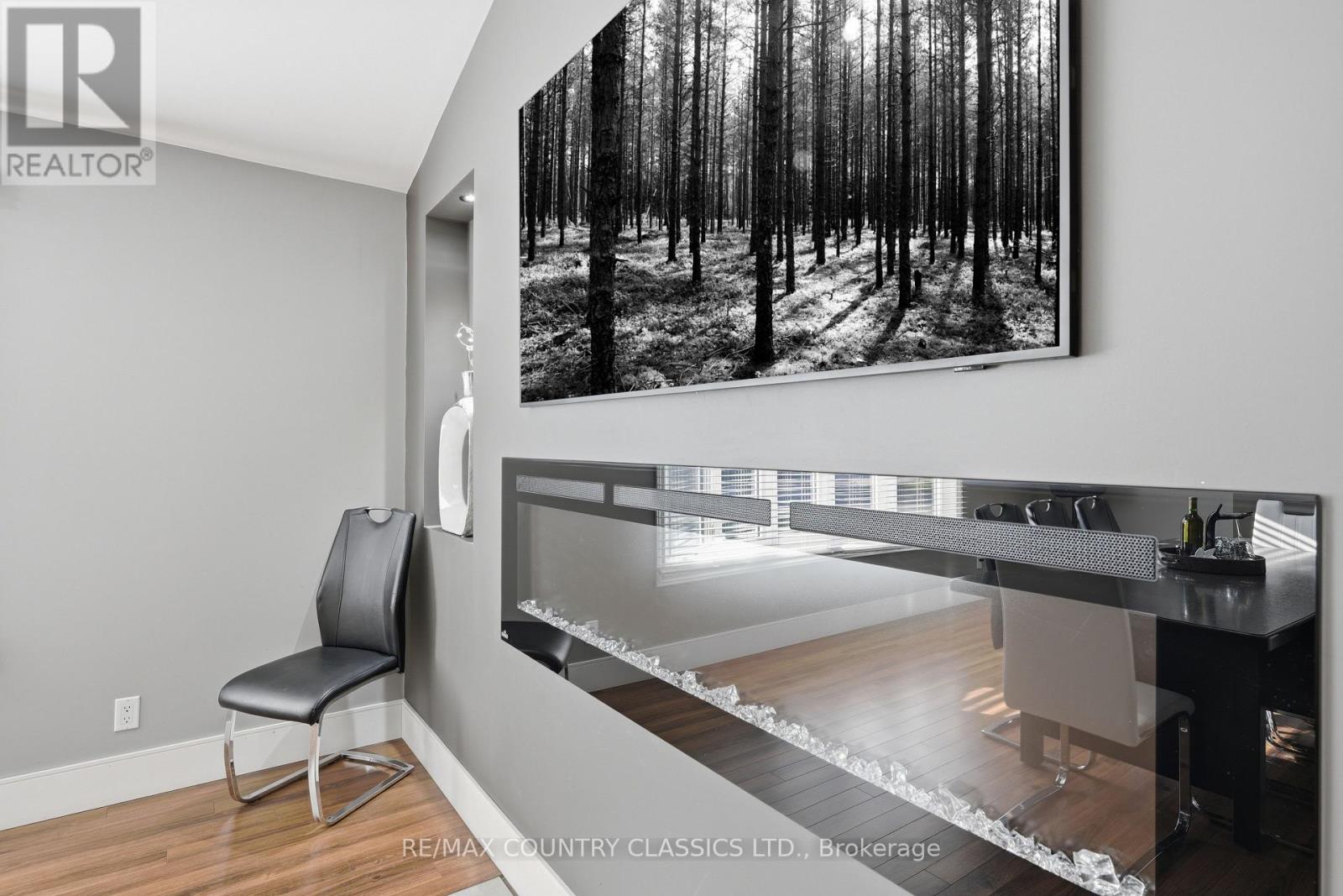 158 Bridge Street W Property Photo 15