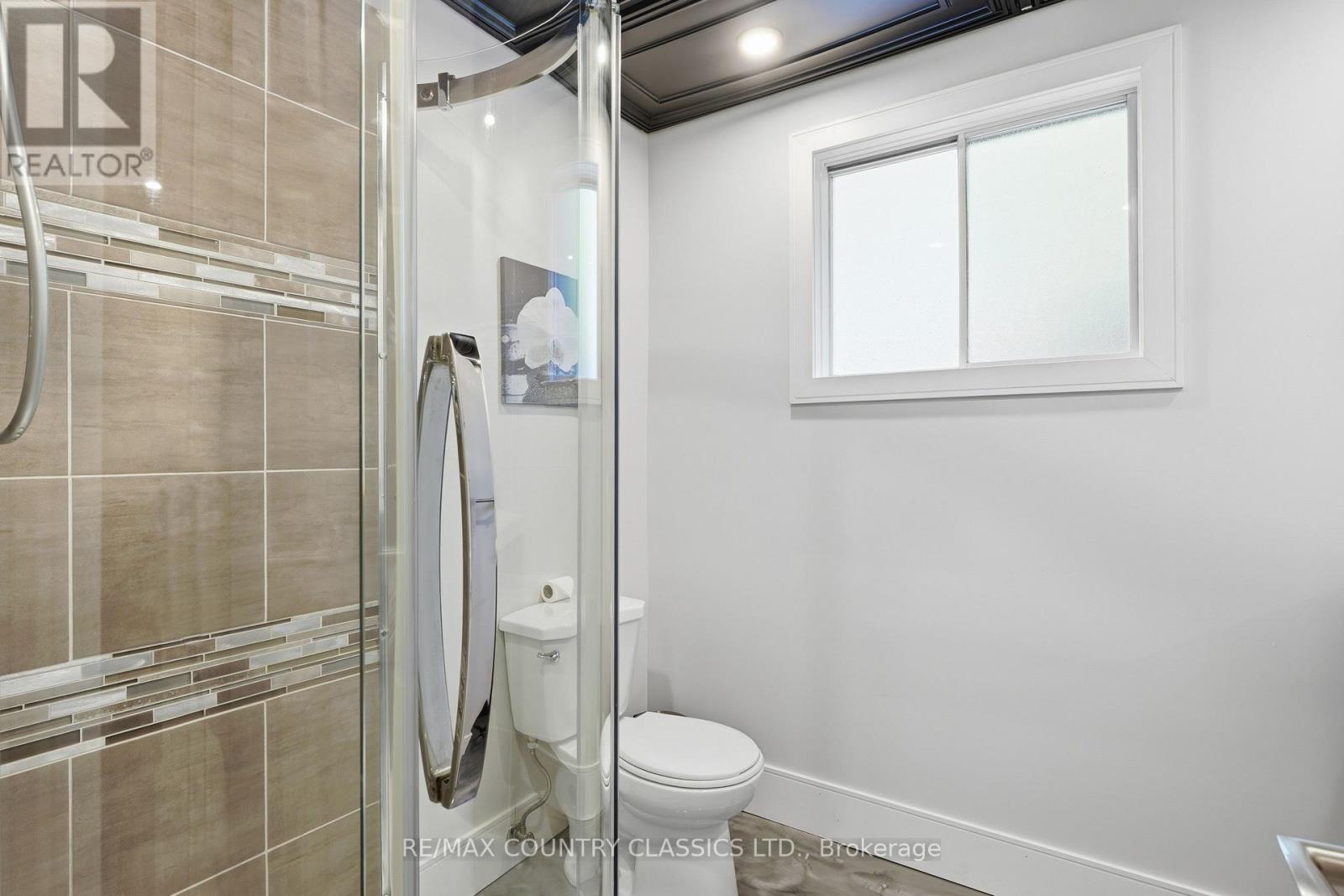 158 Bridge Street W Property Photo 26