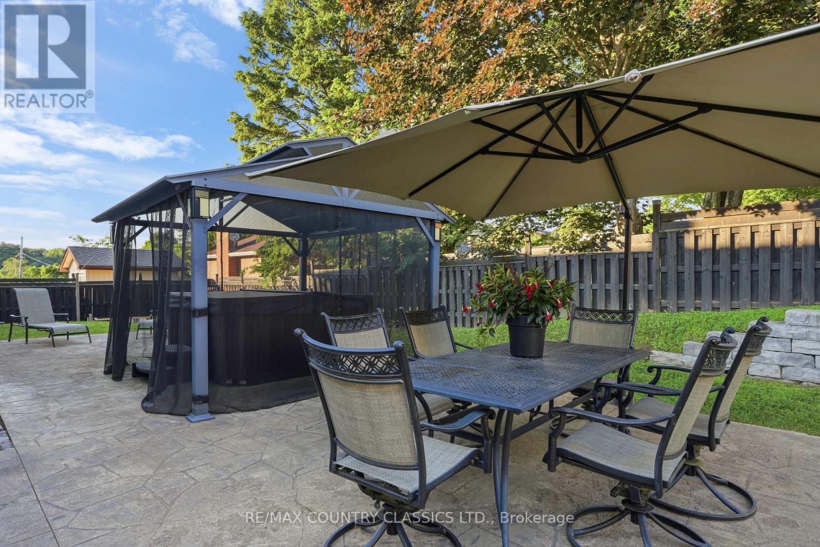 158 Bridge Street W Property Photo 33