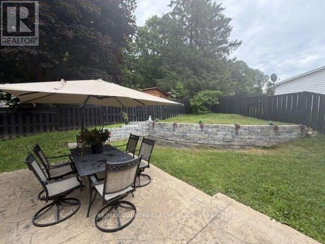 158 Bridge Street W Property Photo 34