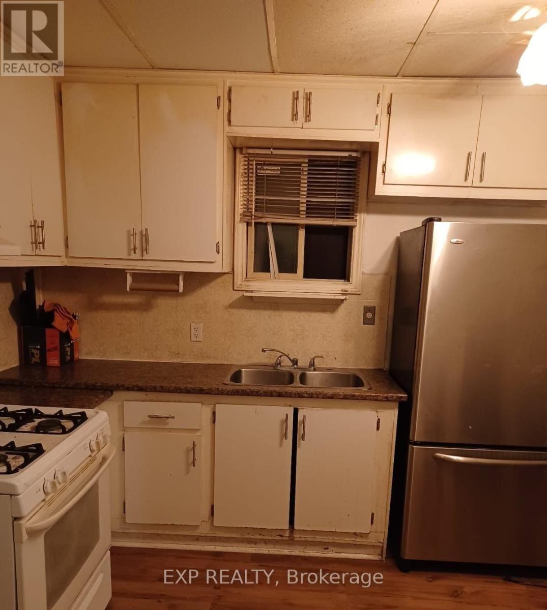 12 Mayflower Avenue Property Photo 4