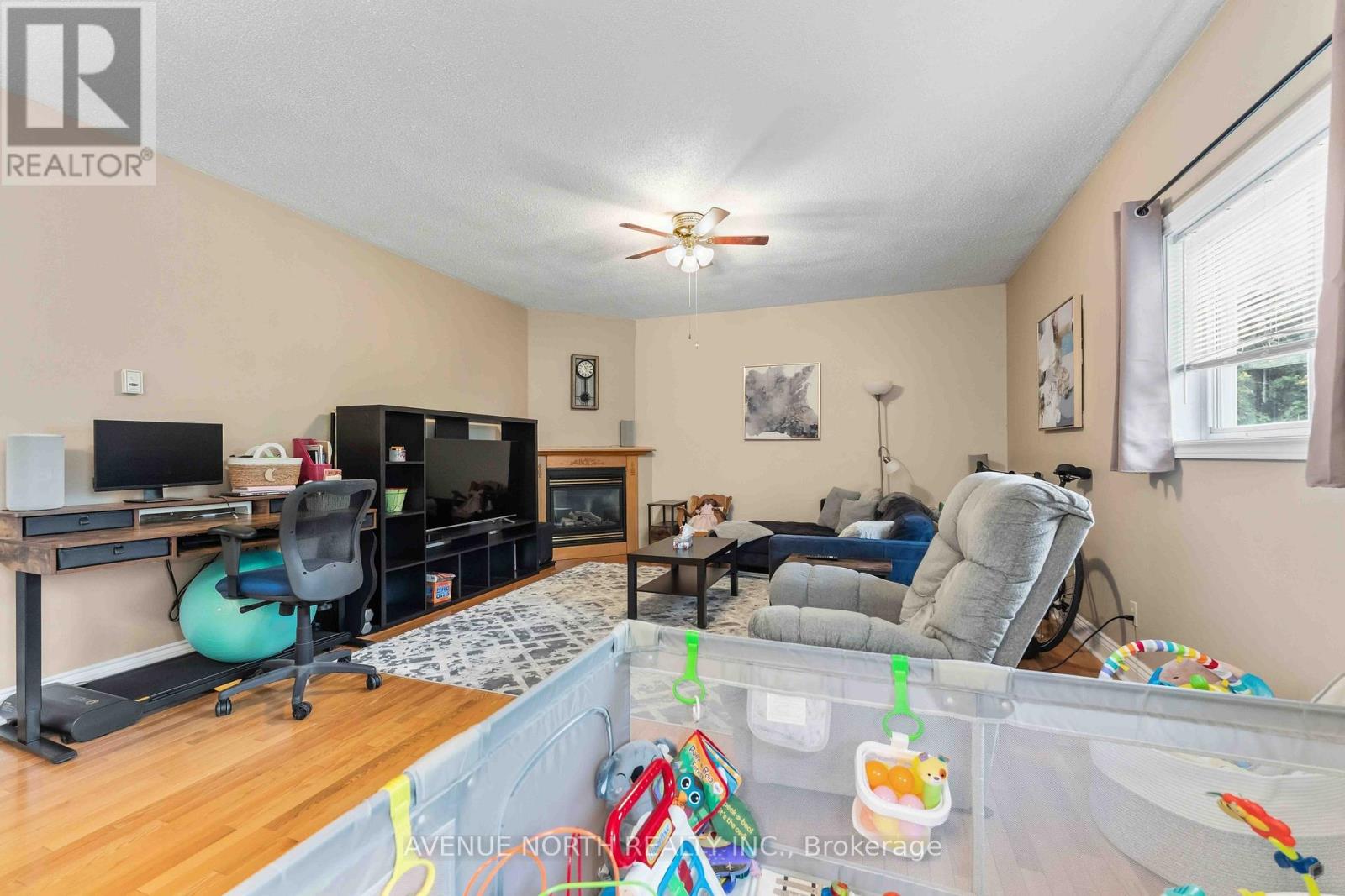 6803 Barsona Place Property Photo 10