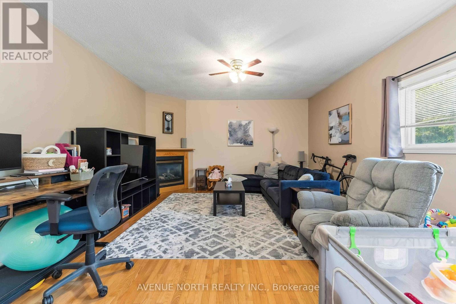 6803 Barsona Place Property Photo 12