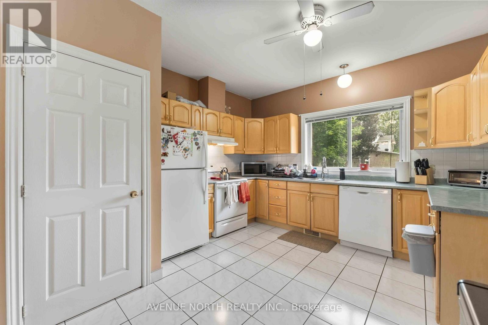 6803 Barsona Place Property Photo 15