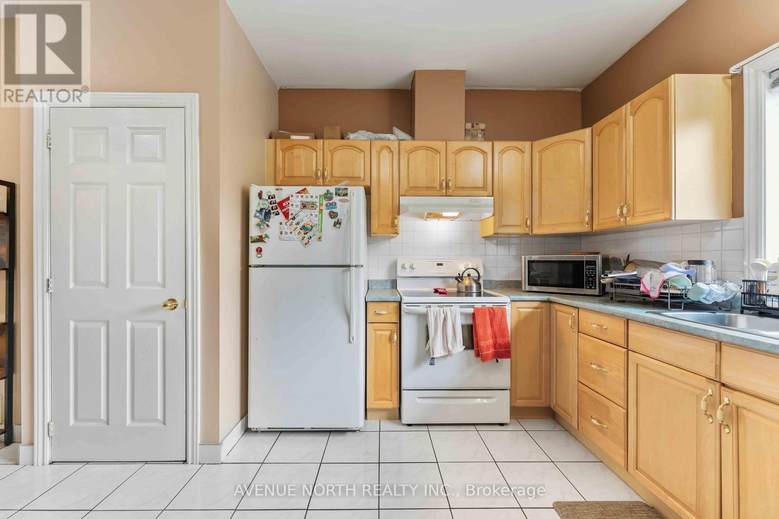 6803 Barsona Place Property Photo 16