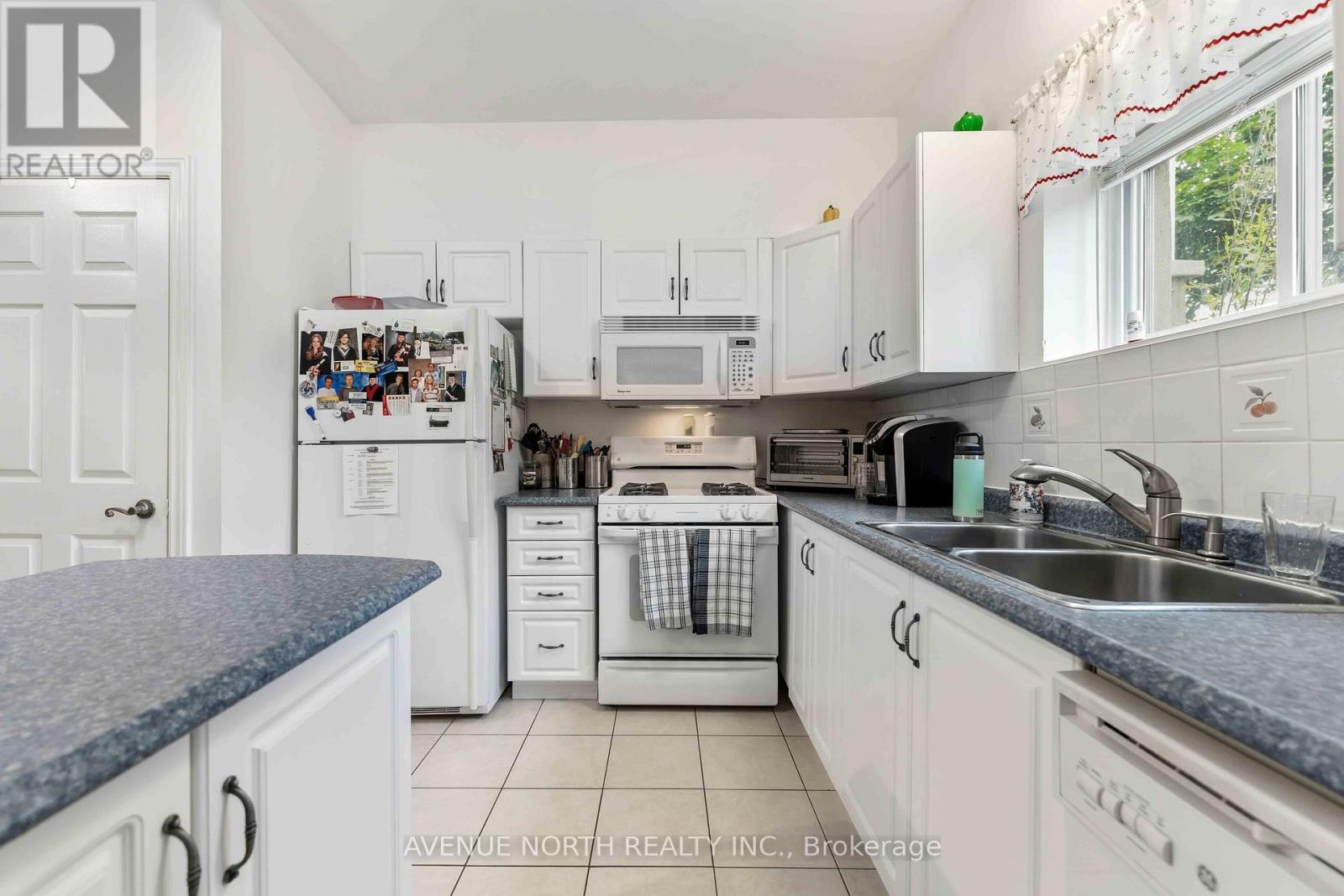 6803 Barsona Place Property Photo 29
