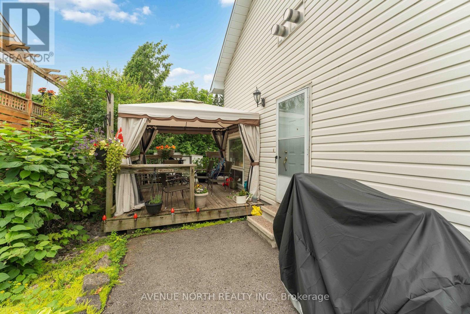 6803 Barsona Place Property Photo 42