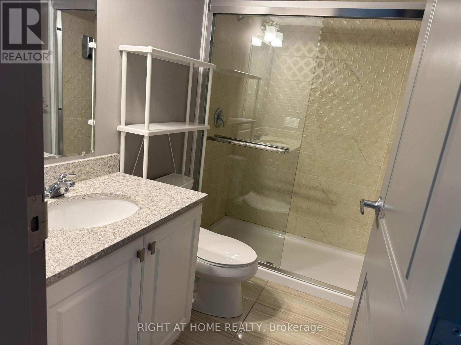 501 - 321 Spruce Street Property Photo 2