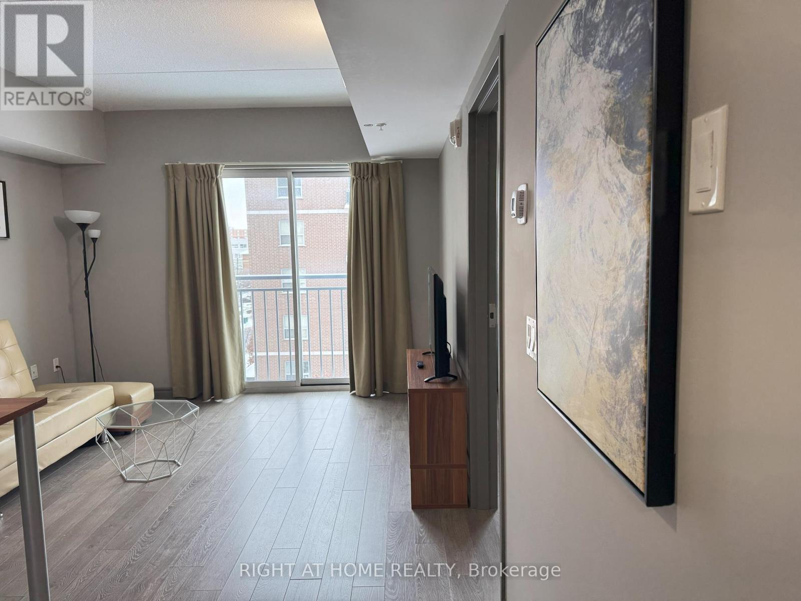 501 - 321 Spruce Street Property Photo 9