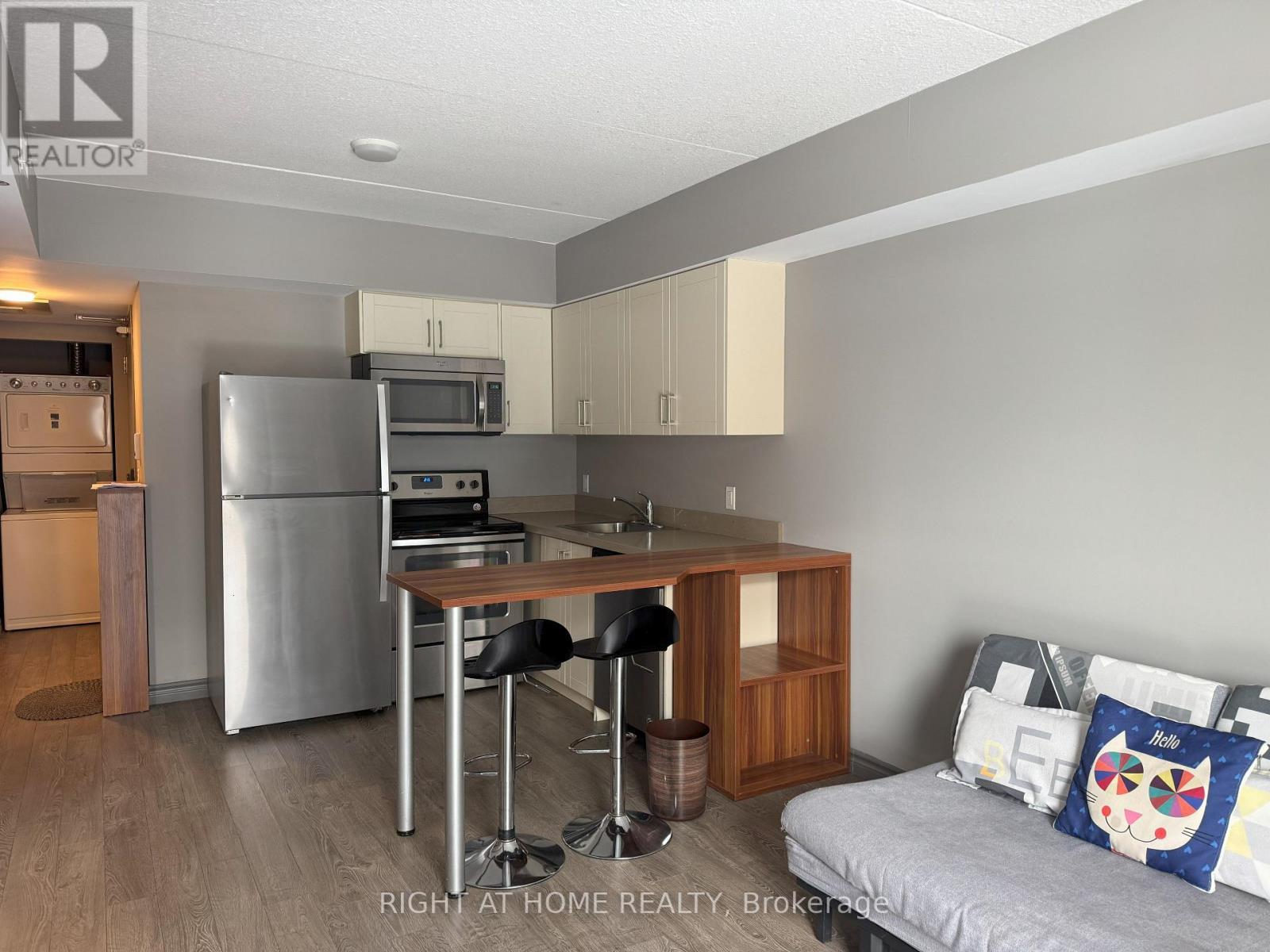 501 - 321 Spruce Street Property Photo 10