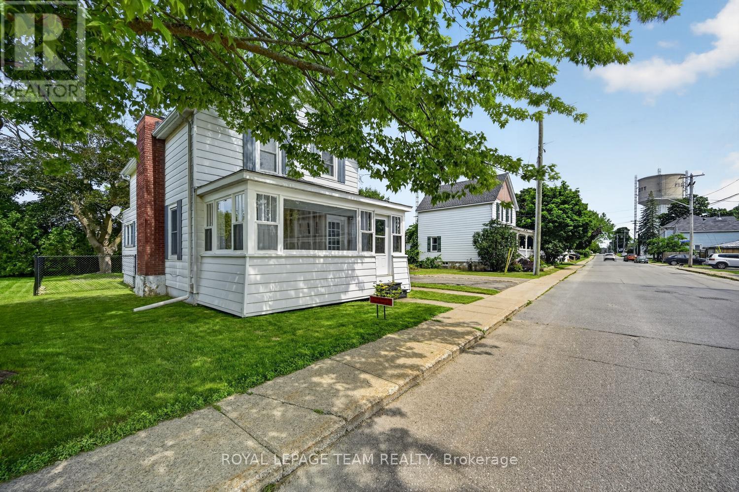 376 Hyde Street Property Photo 3