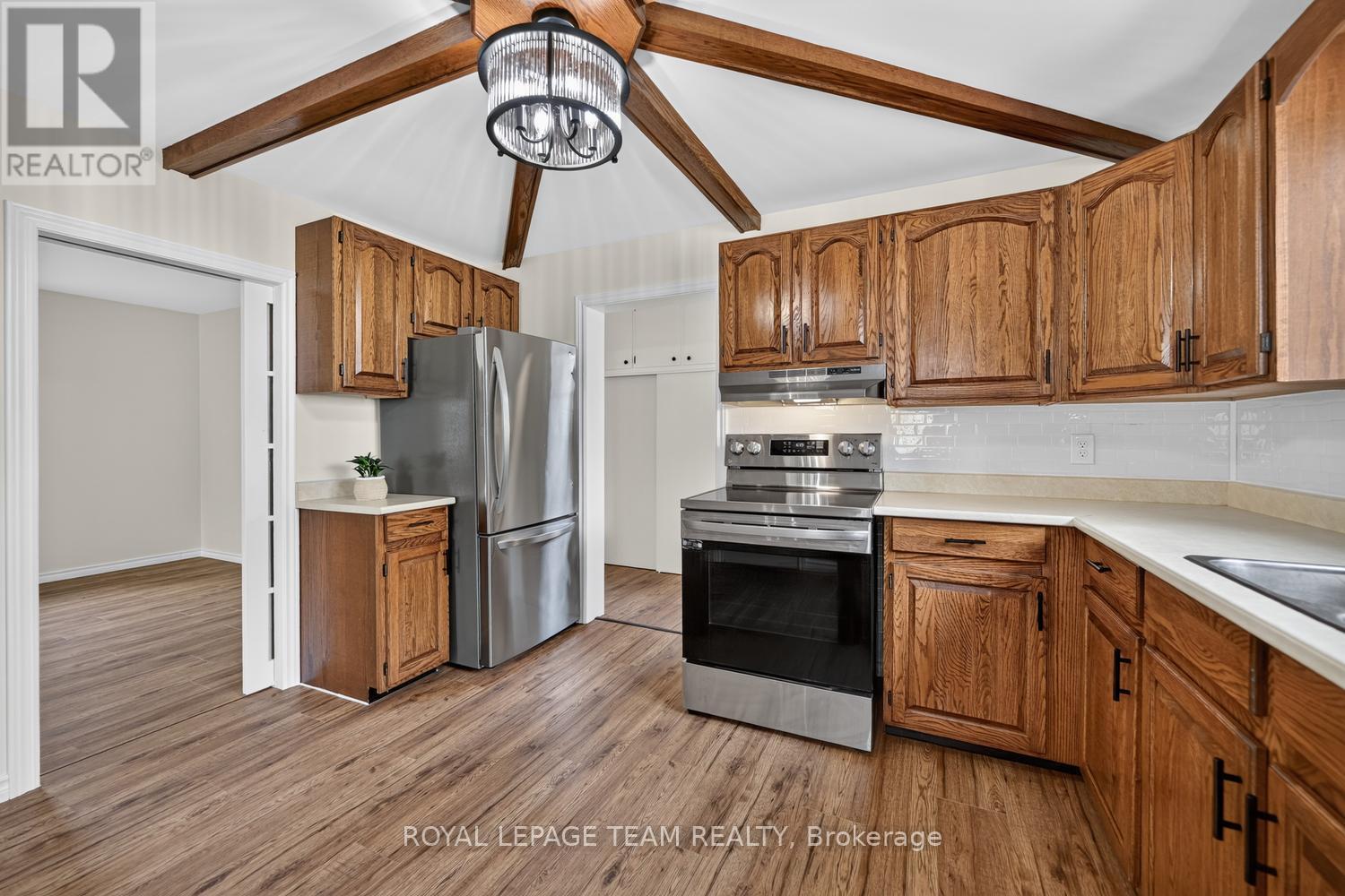 376 Hyde Street Property Photo 14