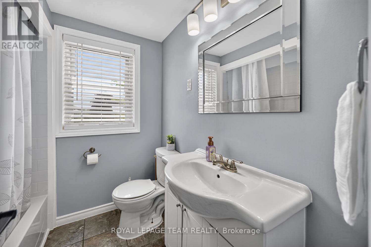 376 Hyde Street Property Photo 23