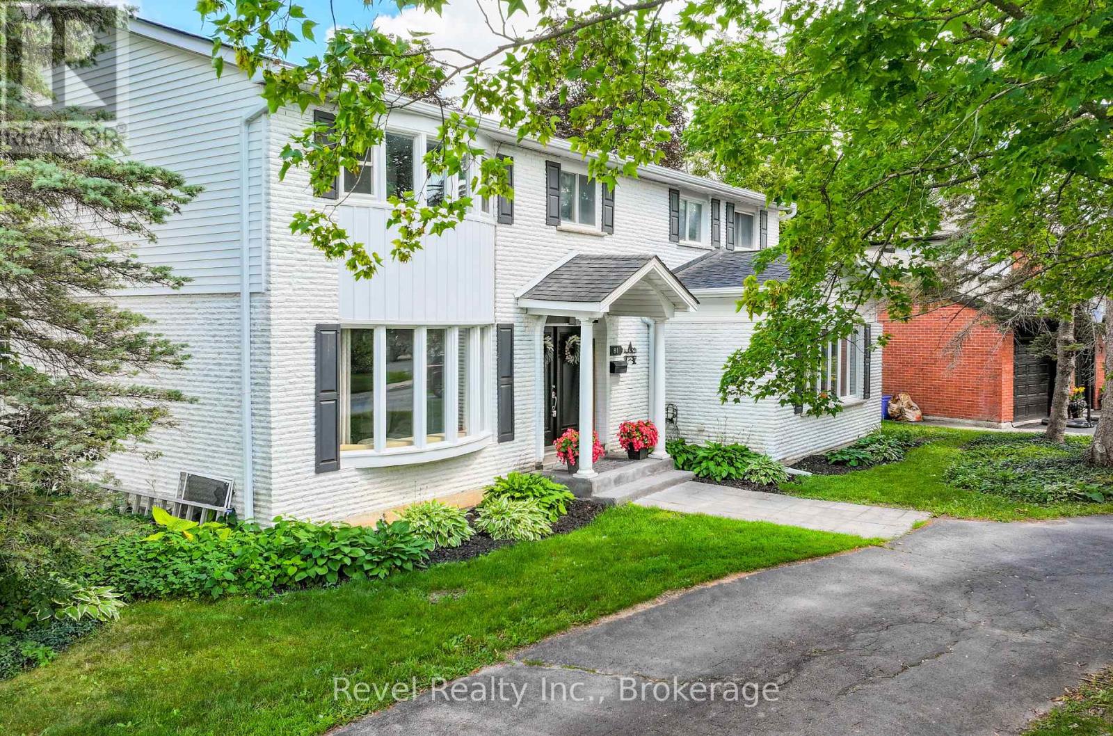 81 Sanderling Crescent Property Photo 2