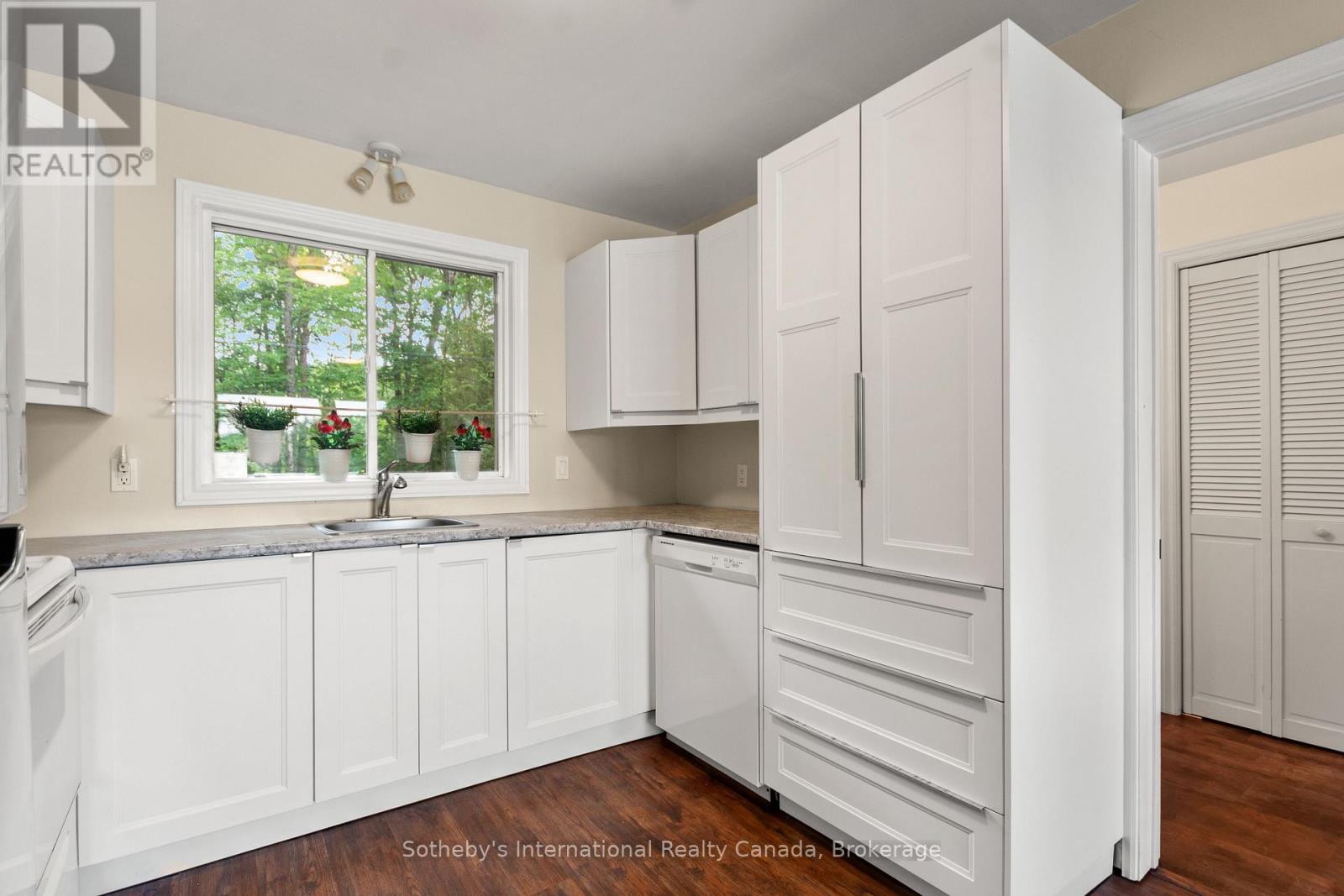 834 Eastshore Road Property Photo 7