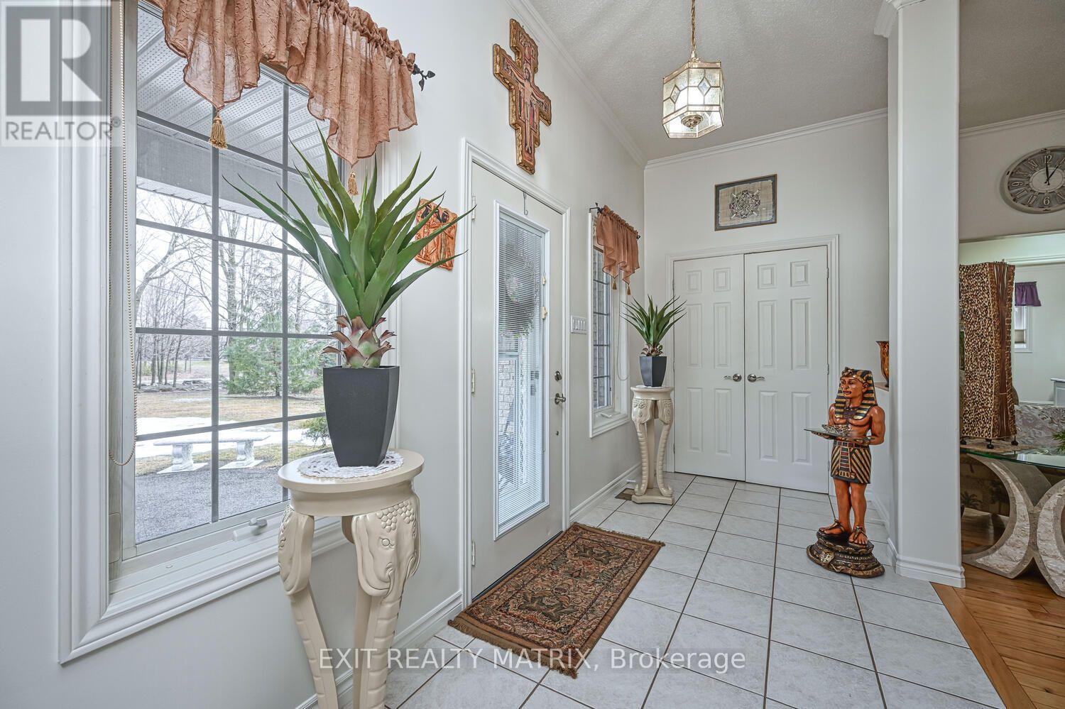 2573 Mitchell Street Property Photo 2
