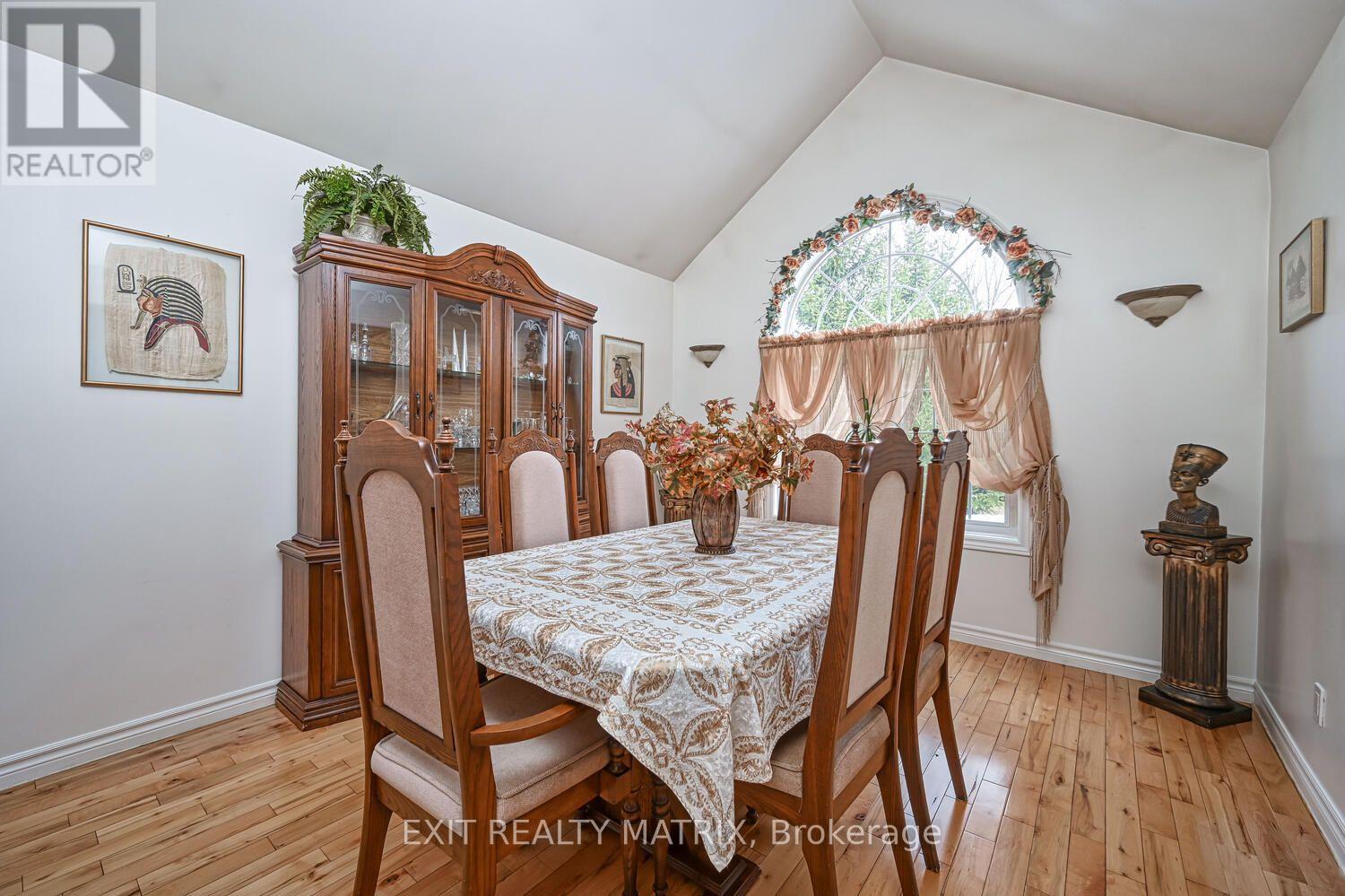 2573 Mitchell Street Property Photo 12