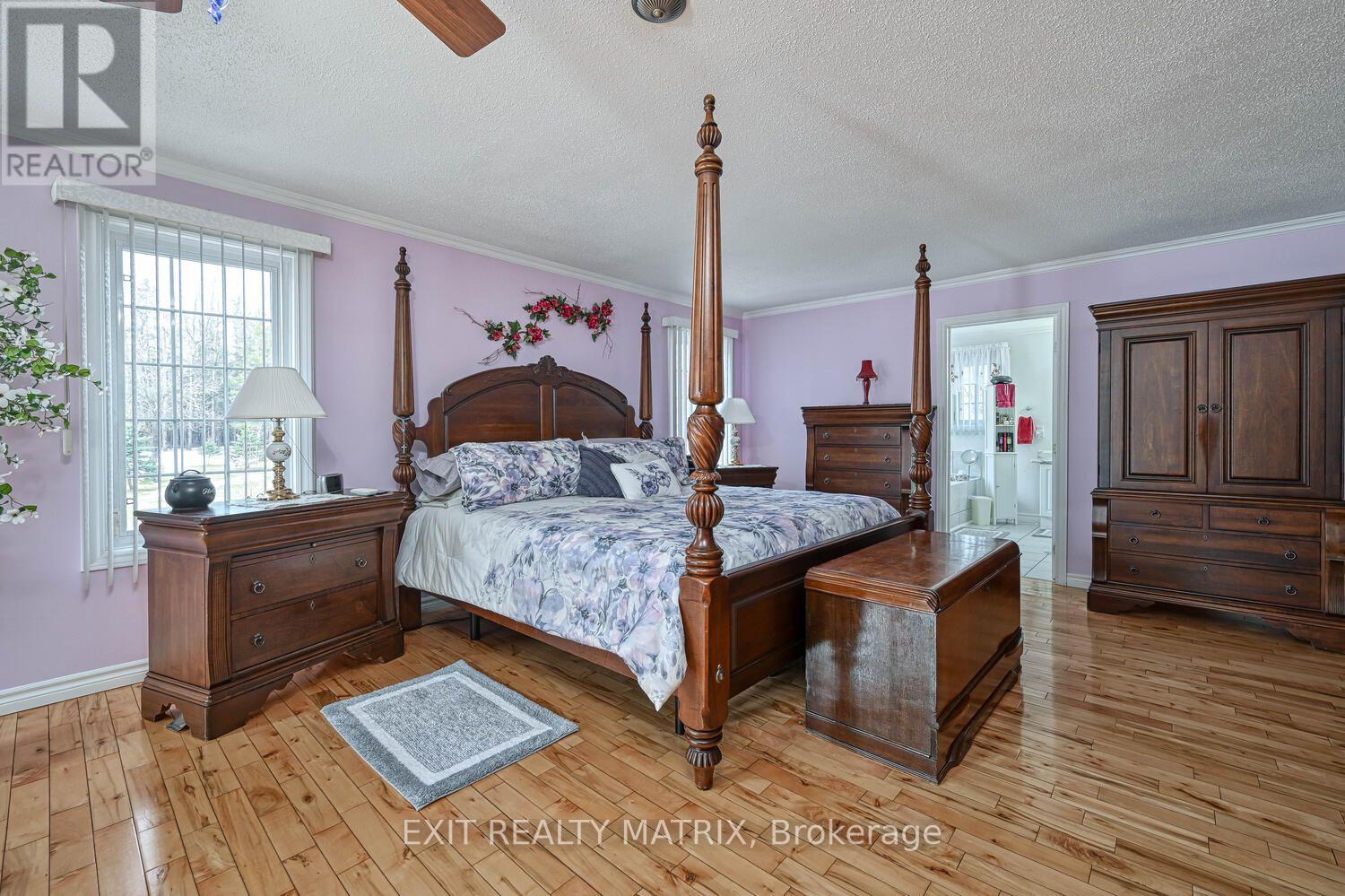 2573 Mitchell Street Property Photo 14
