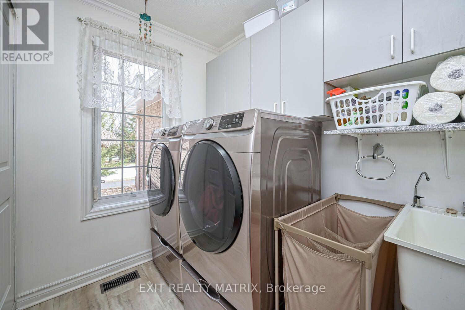 2573 Mitchell Street Property Photo 18