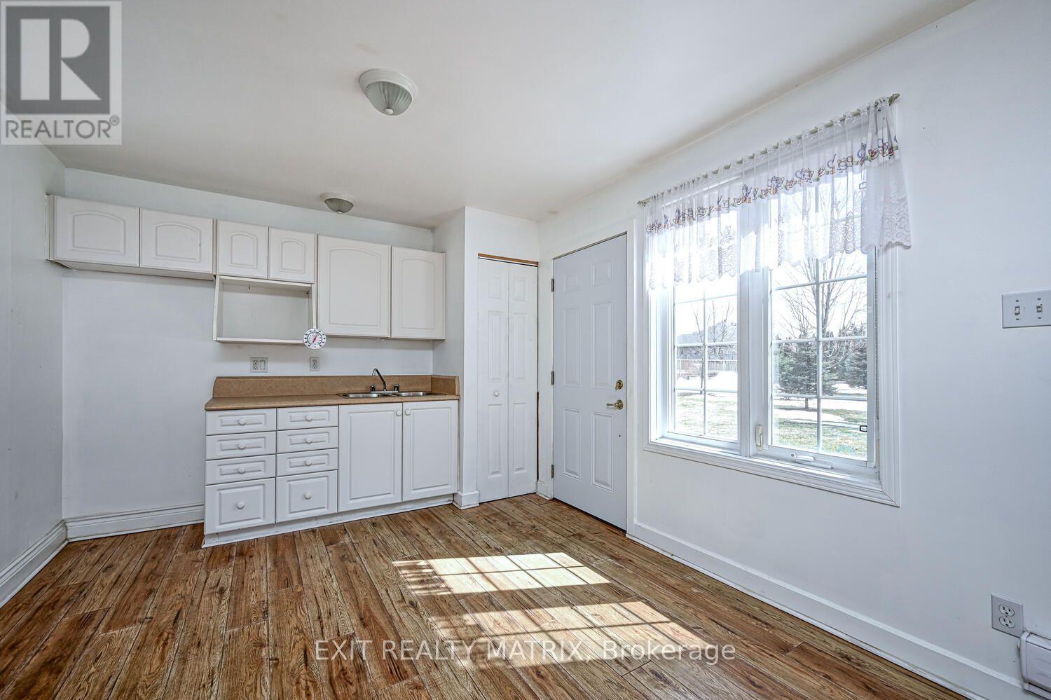 2573 Mitchell Street Property Photo 40