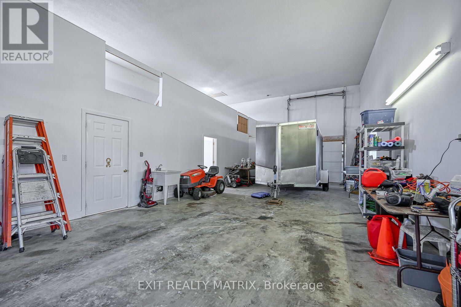 2573 Mitchell Street Property Photo 43