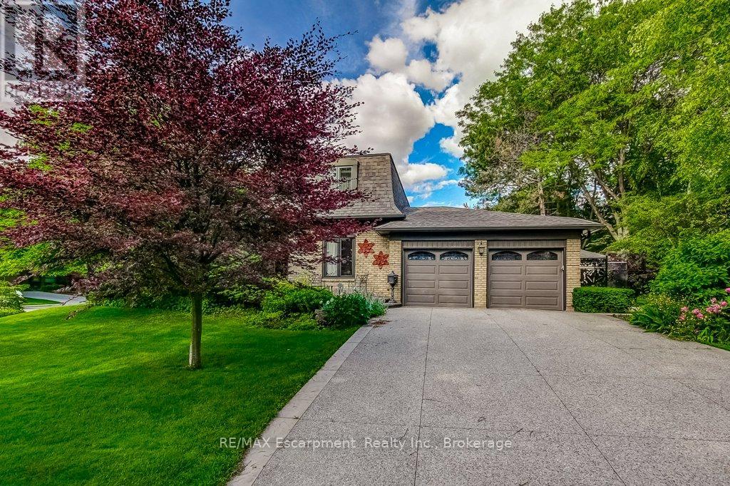 215 Briar Hill Crescent Property Photo 1