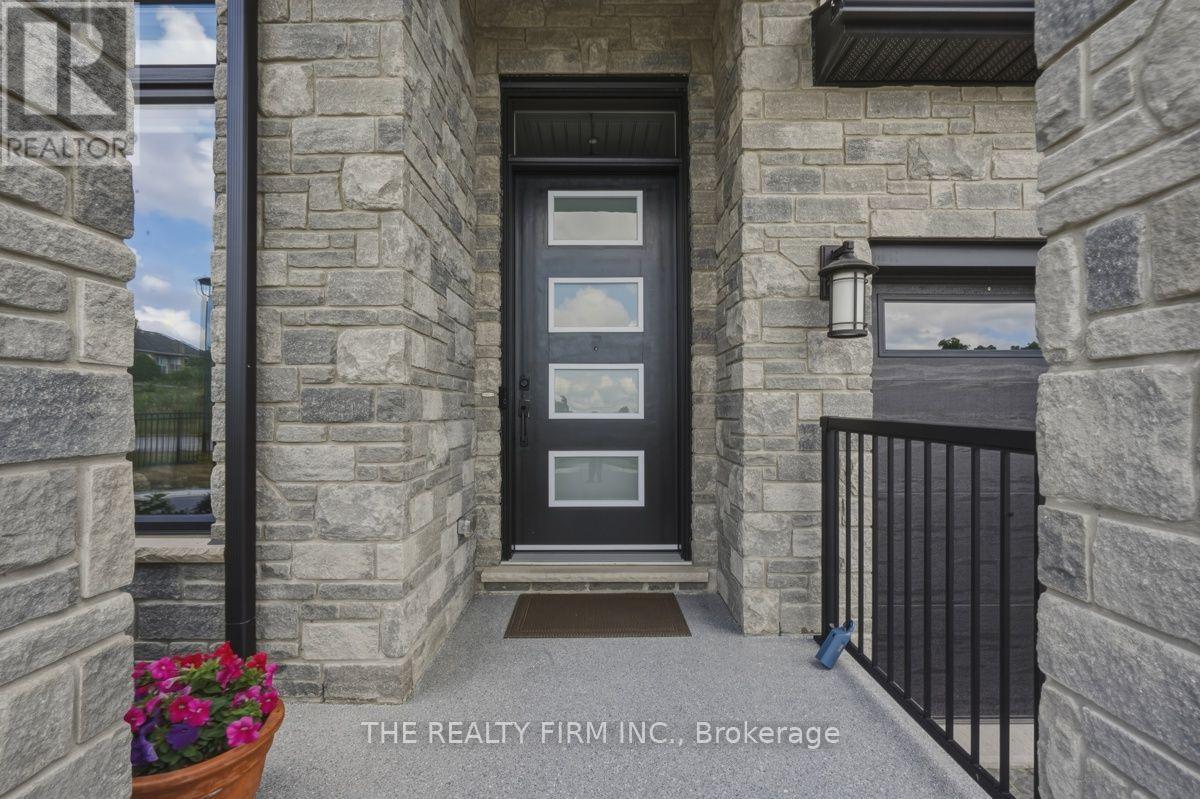 1 - 6990 Clayton Walk Property Photo 4
