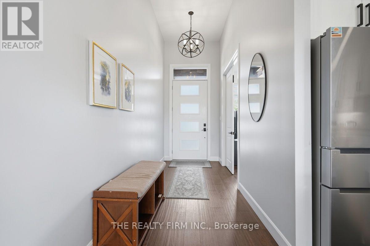 1 - 6990 Clayton Walk Property Photo 5