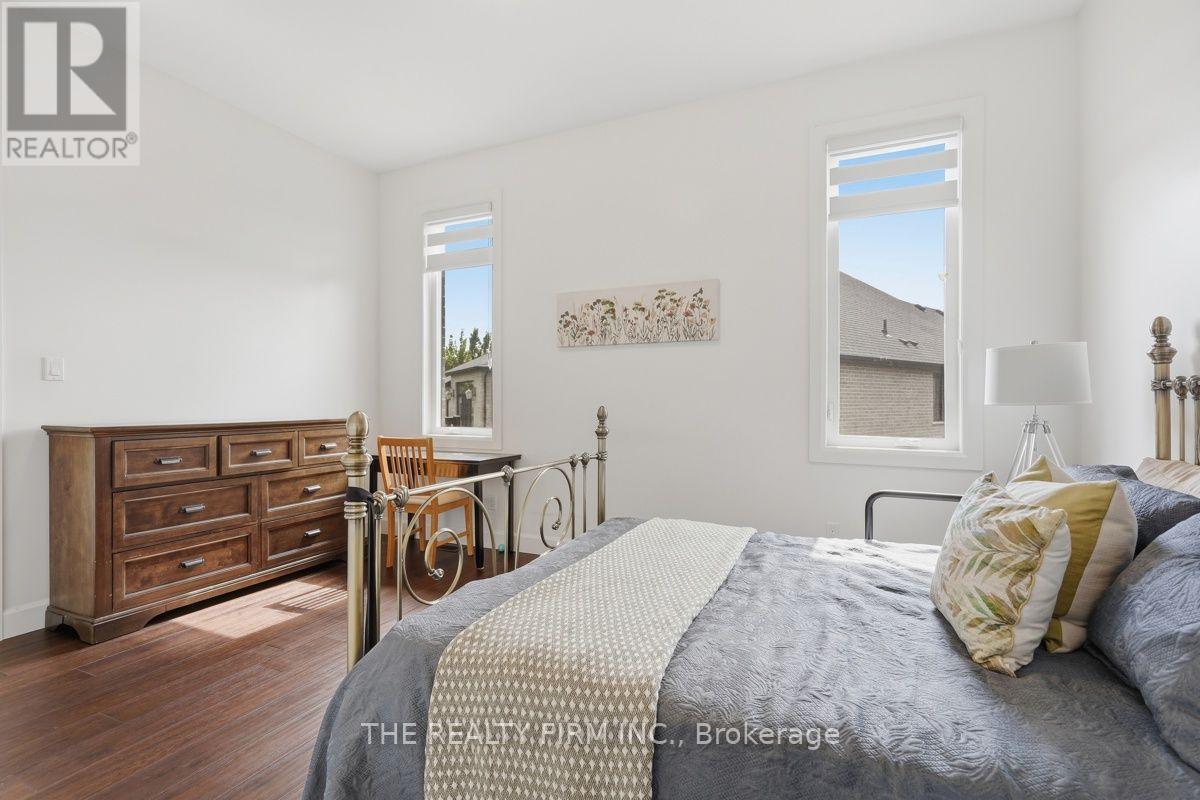 1 - 6990 Clayton Walk Property Photo 23