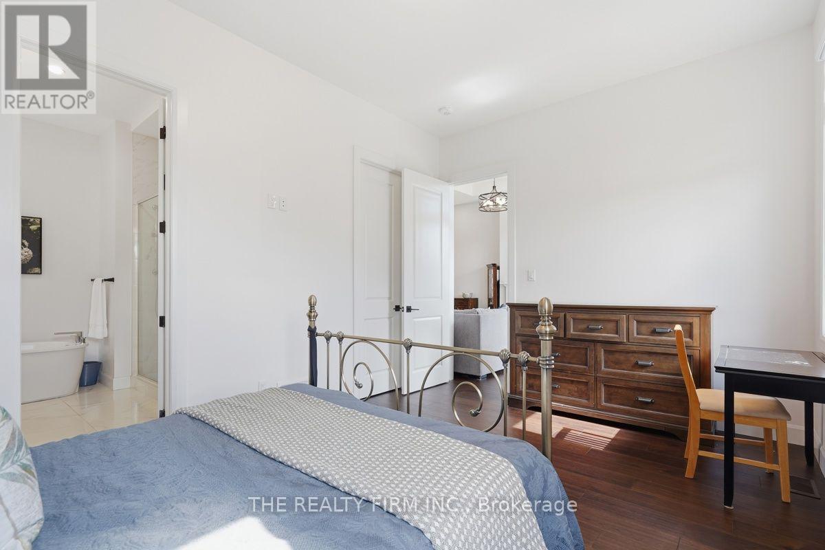 1 - 6990 Clayton Walk Property Photo 24