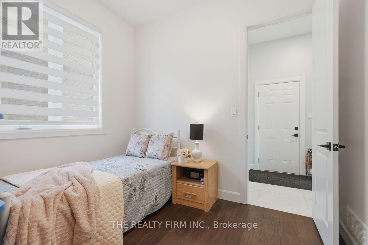 1 - 6990 Clayton Walk Property Photo 27