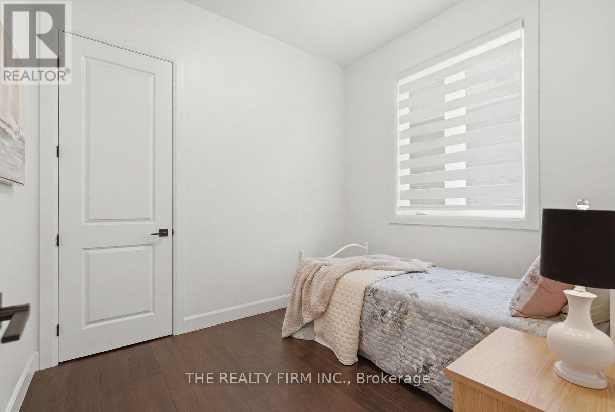 1 - 6990 Clayton Walk Property Photo 28