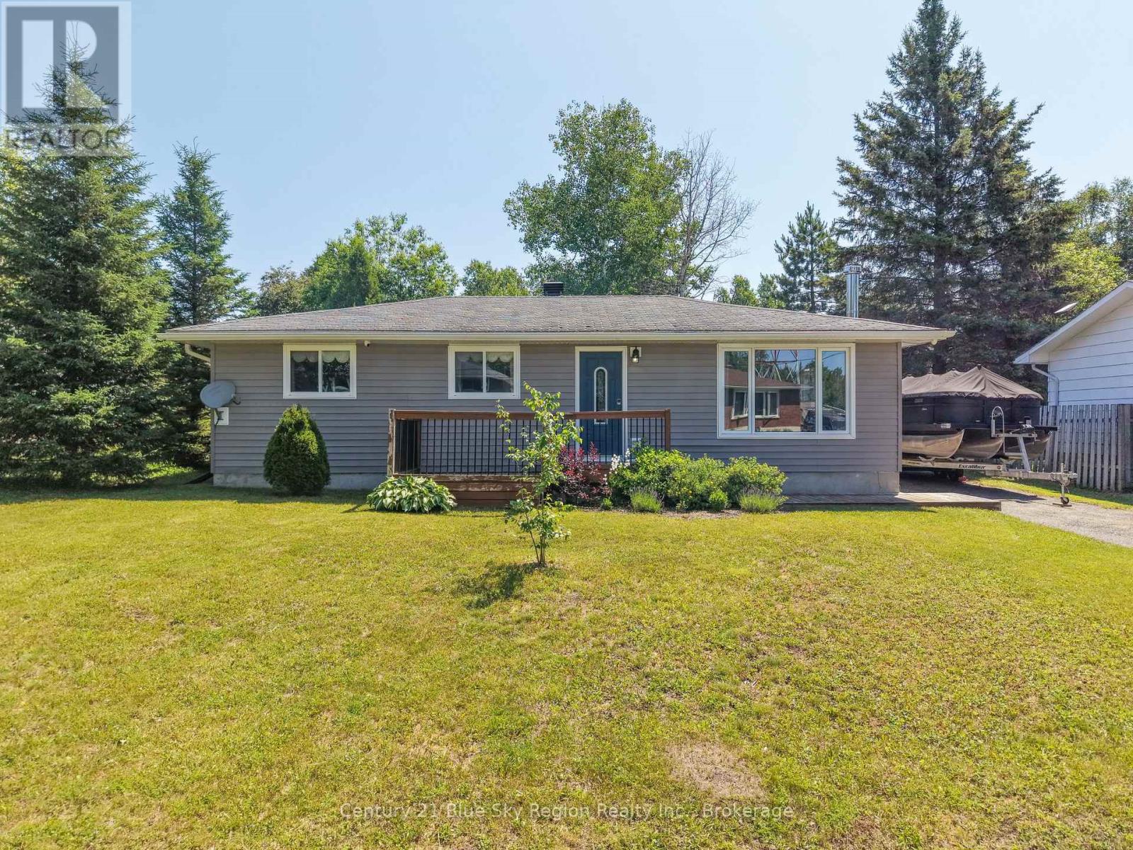 7 Birch Crescent Property Photo 2