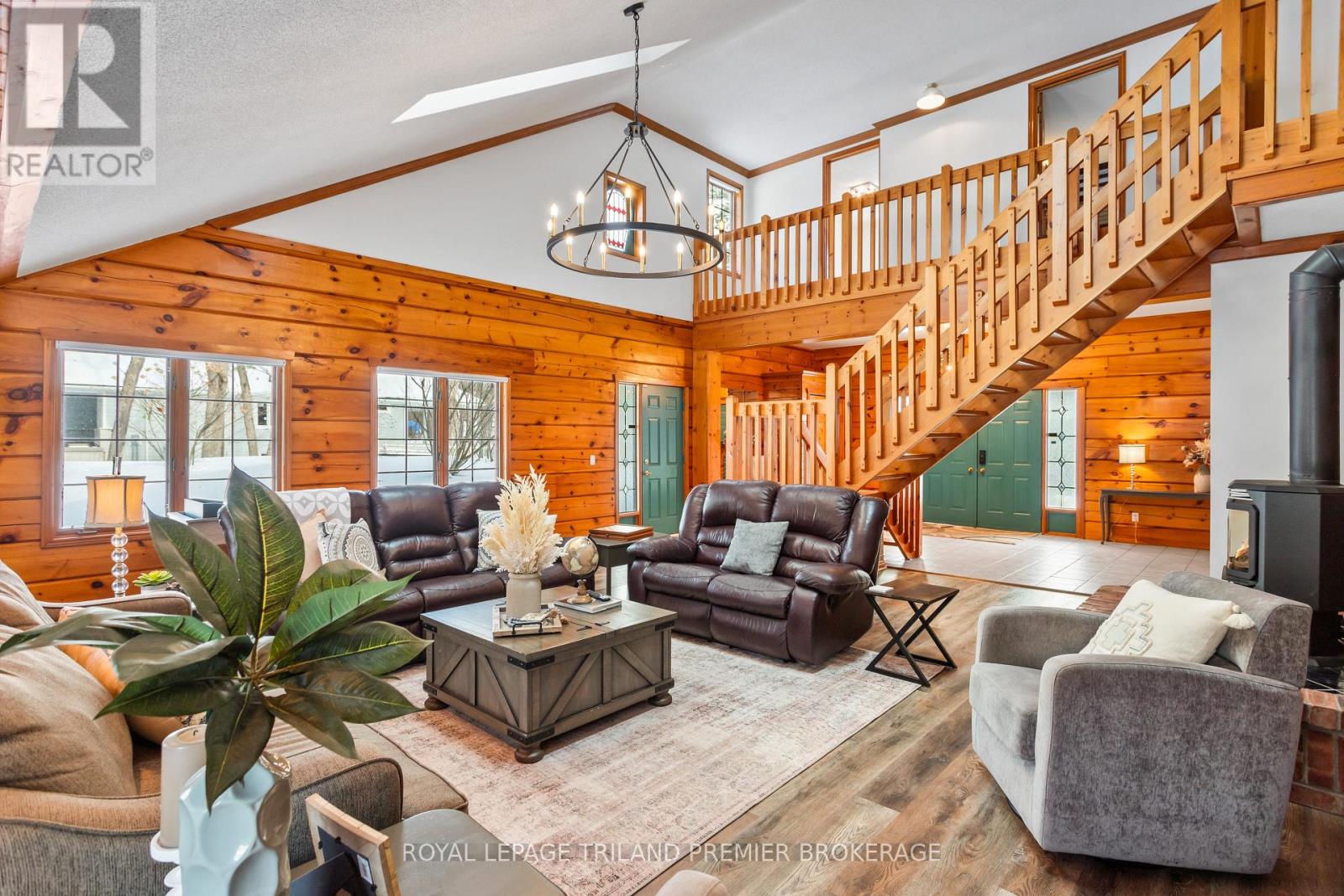 9936 Ontario Street Property Photo 11