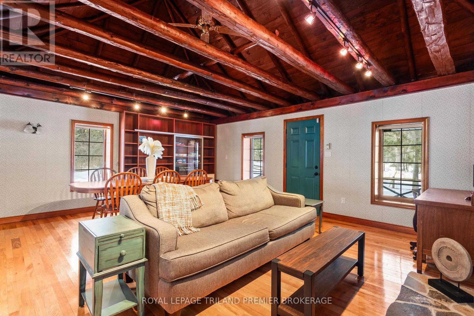 9936 Ontario Street Property Photo 12