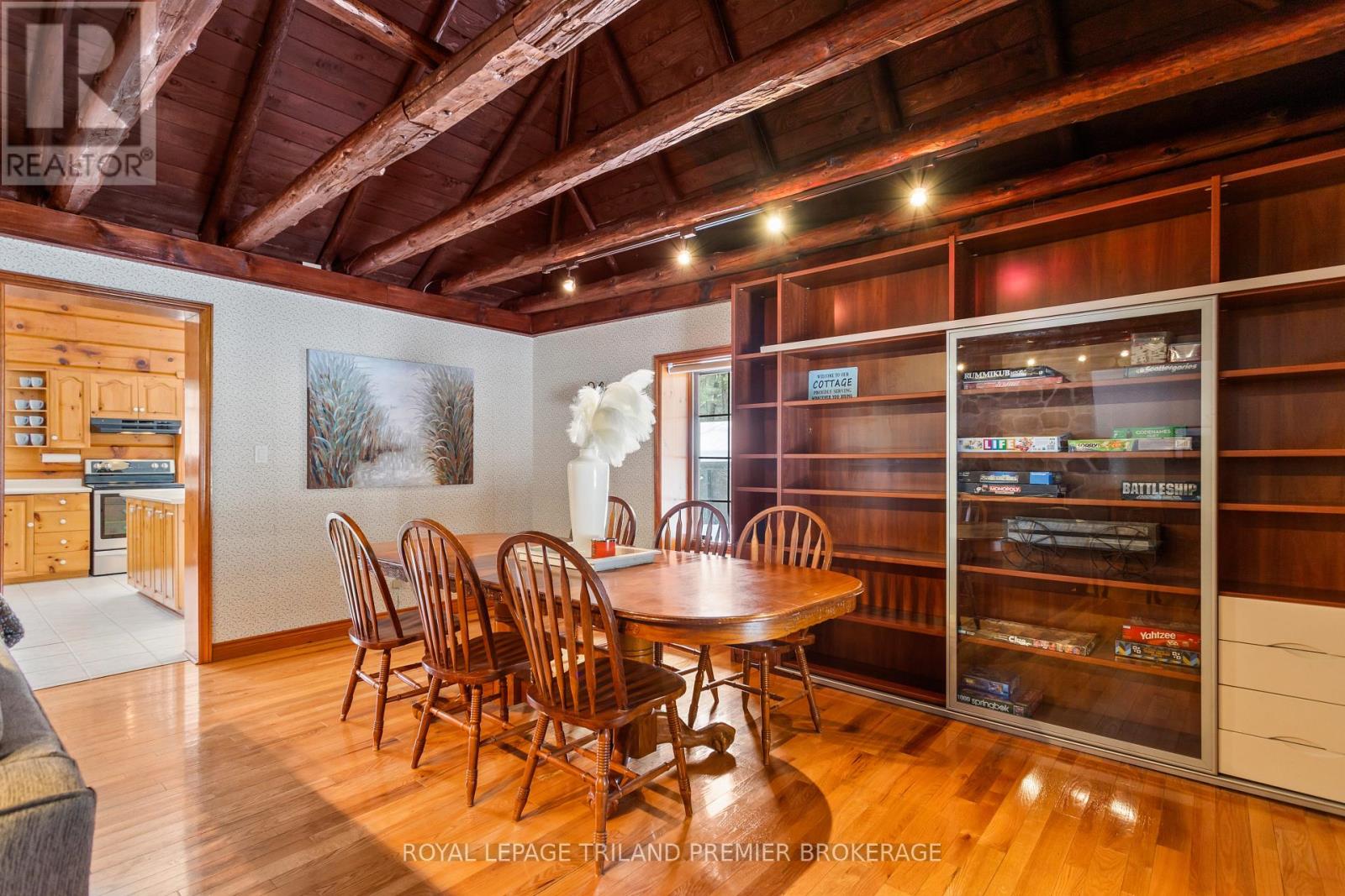 9936 Ontario Street Property Photo 14