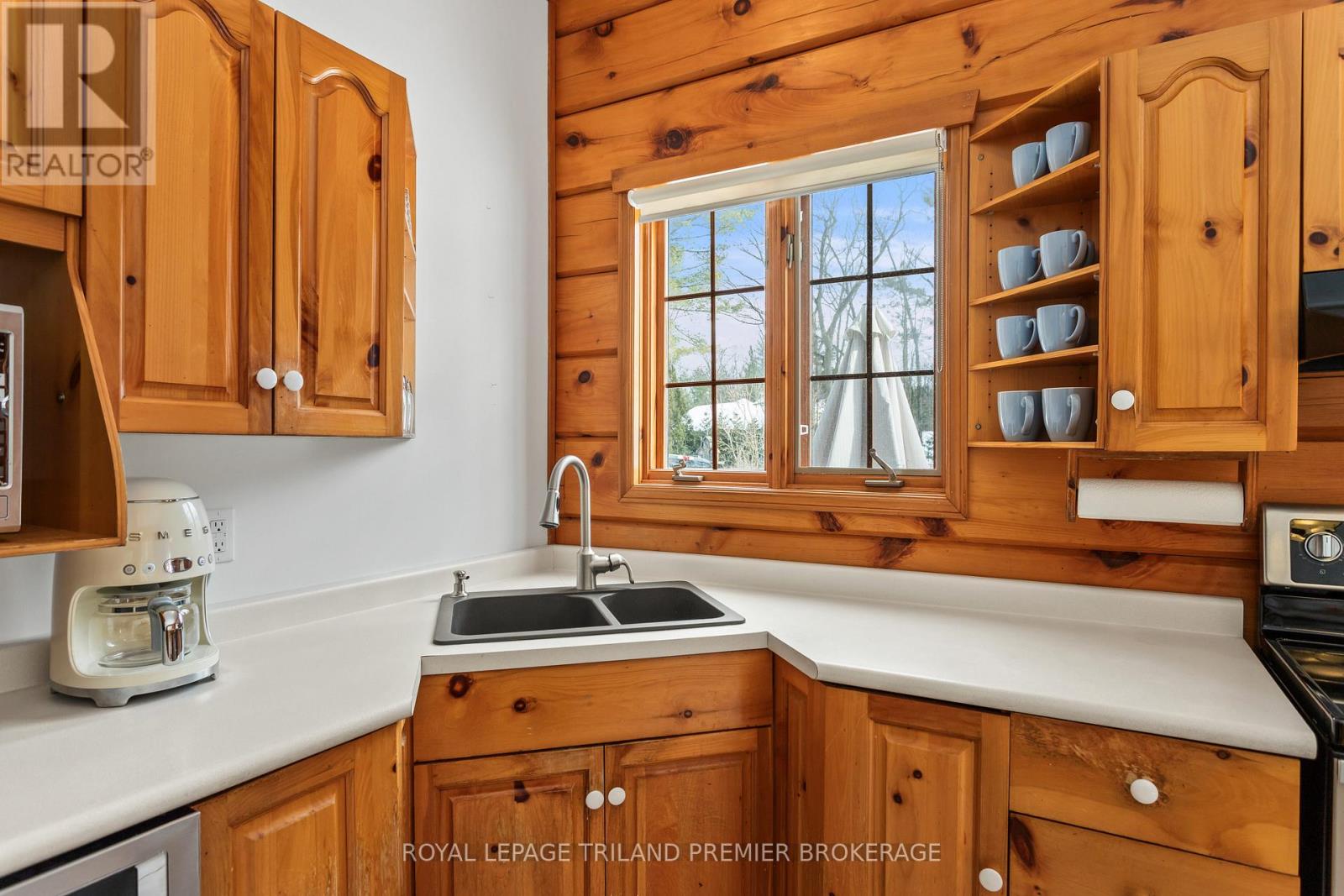 9936 Ontario Street Property Photo 20