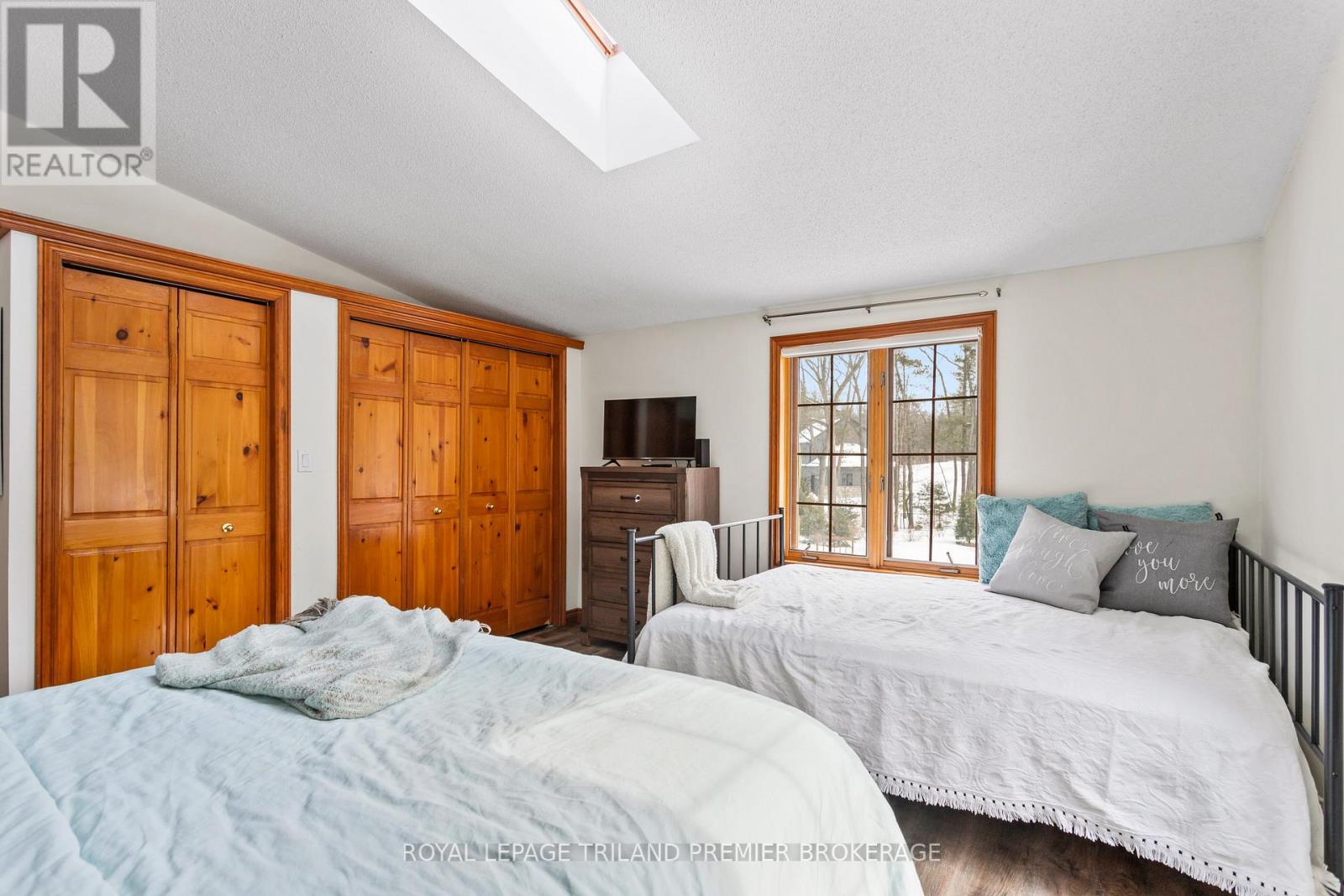 9936 Ontario Street Property Photo 28