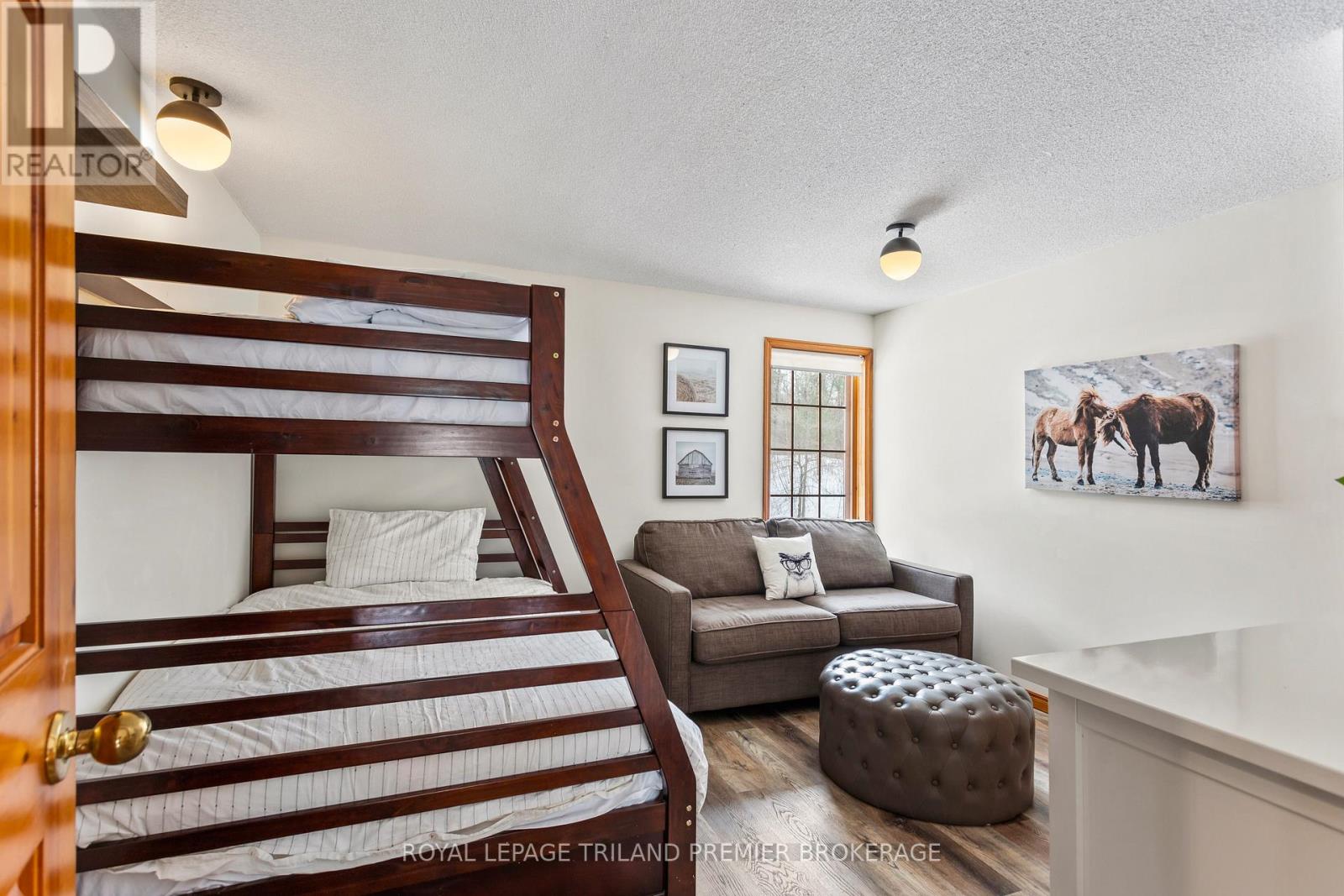 9936 Ontario Street Property Photo 32
