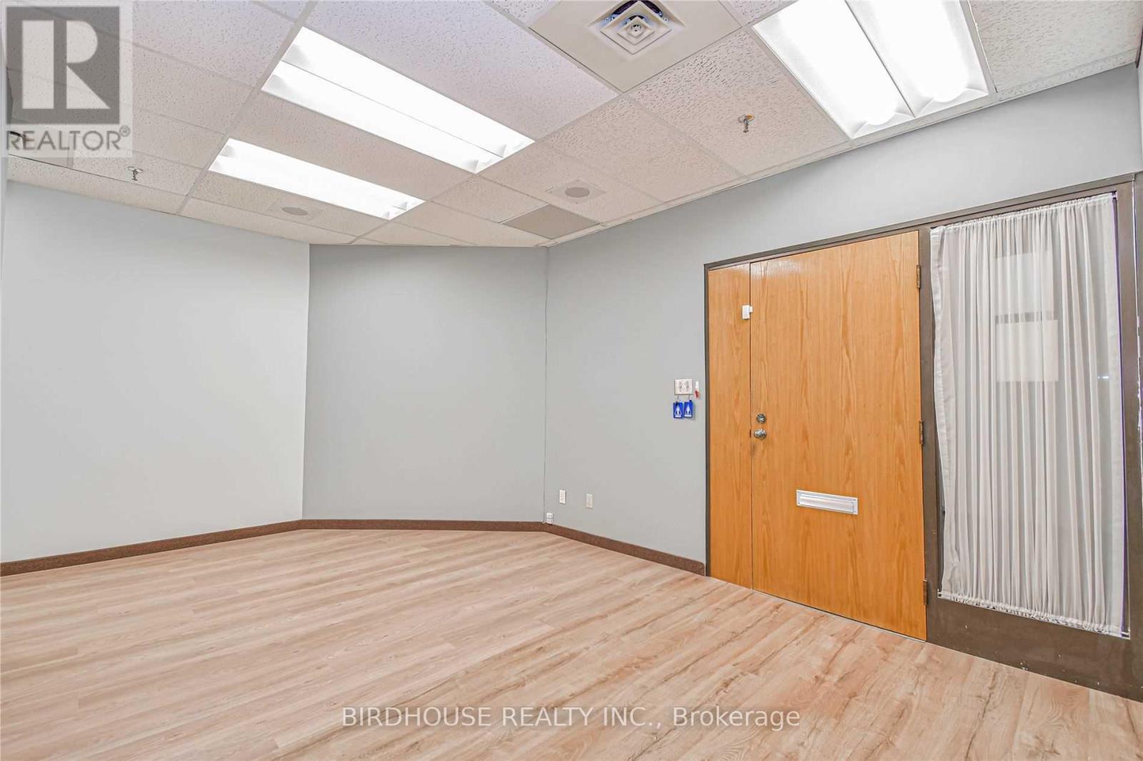 217 - 189 Kent Street W Property Photo 1