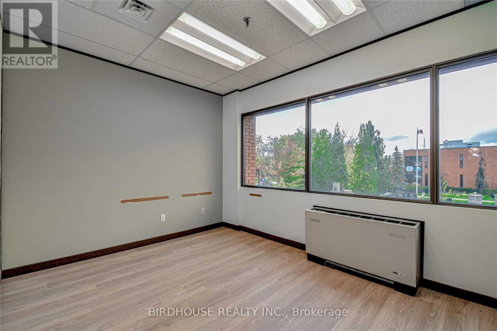 217 - 189 Kent Street W Property Photo 9