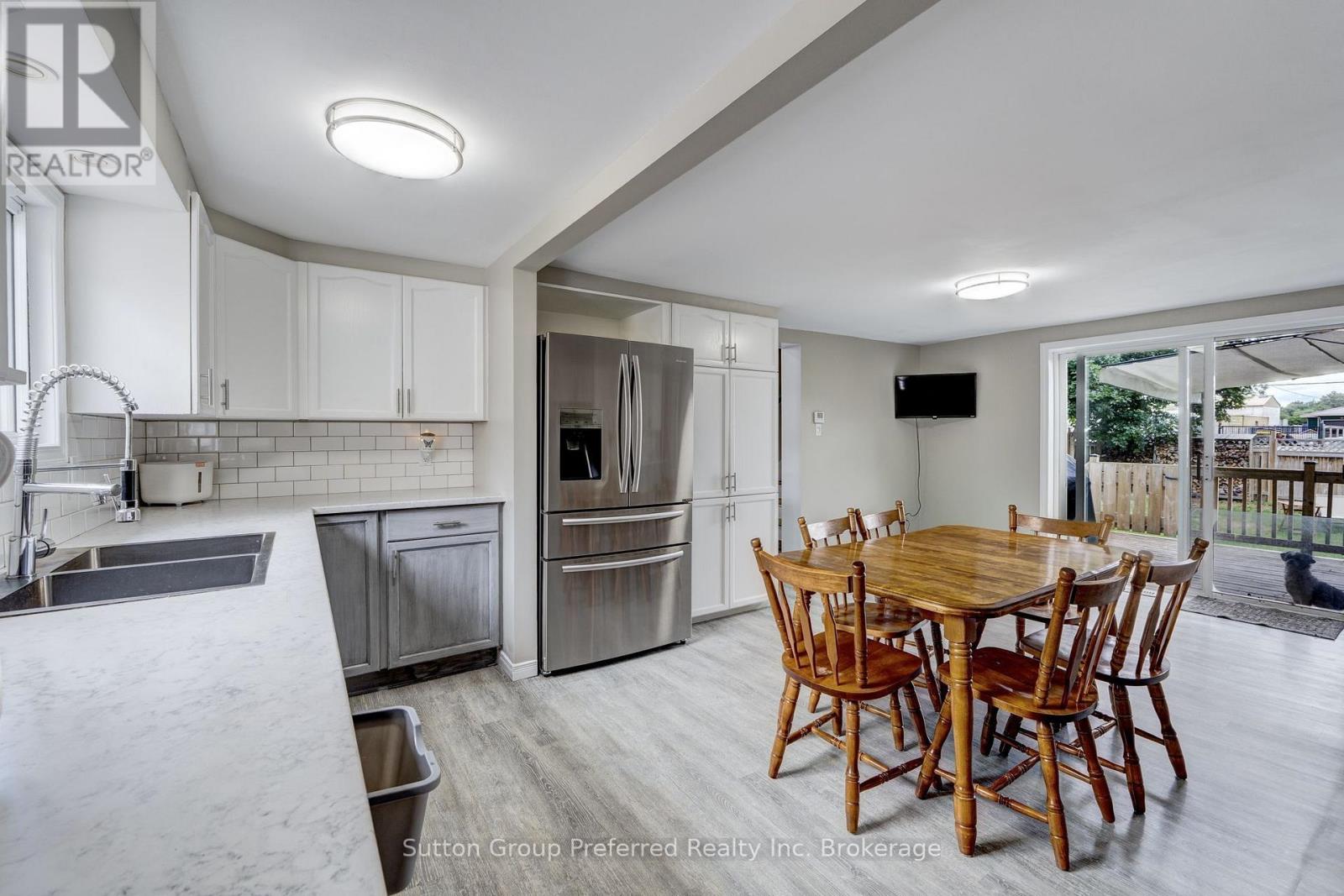 685744 Main Street Property Photo 5