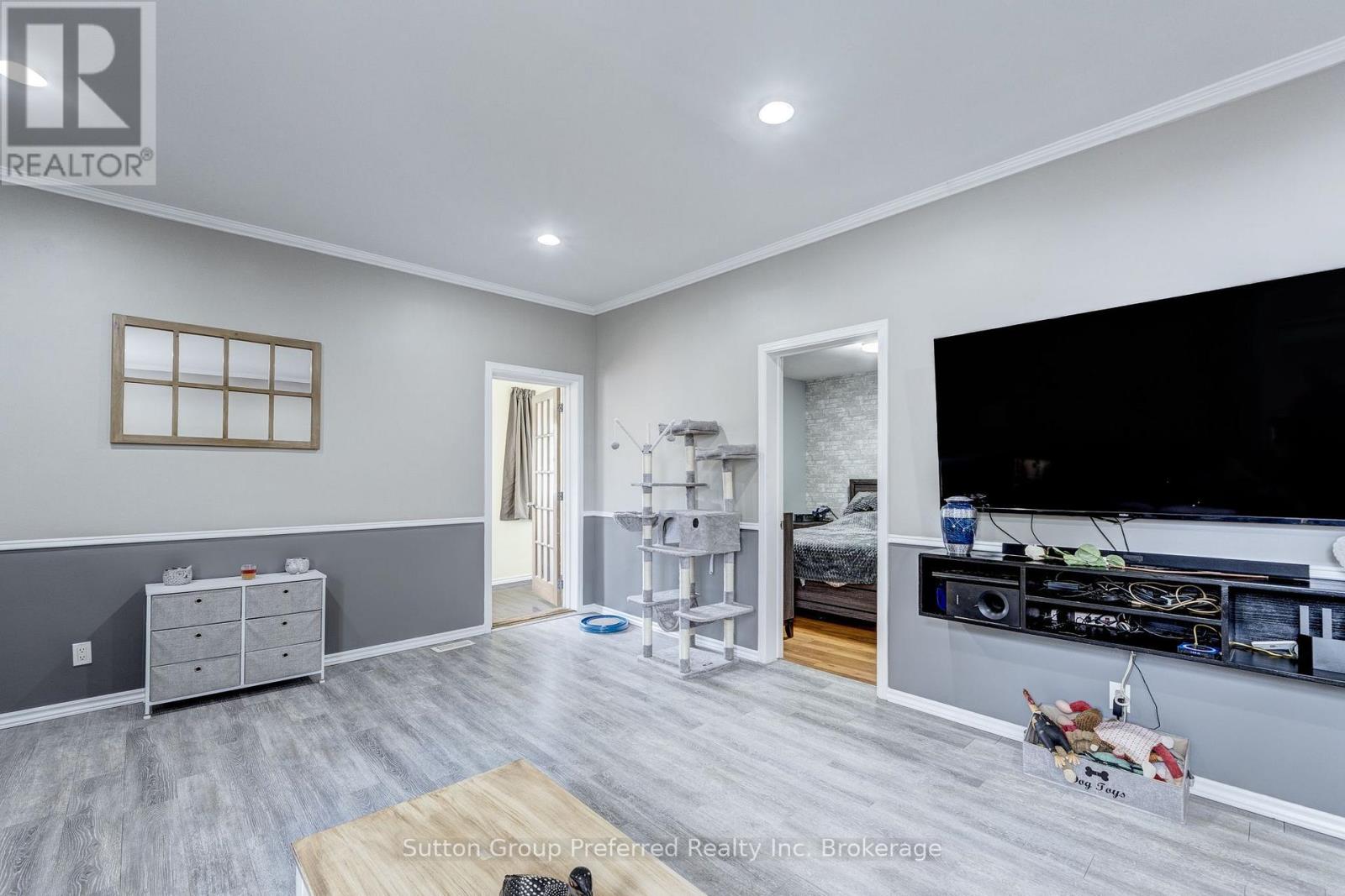 685744 Main Street Property Photo 16