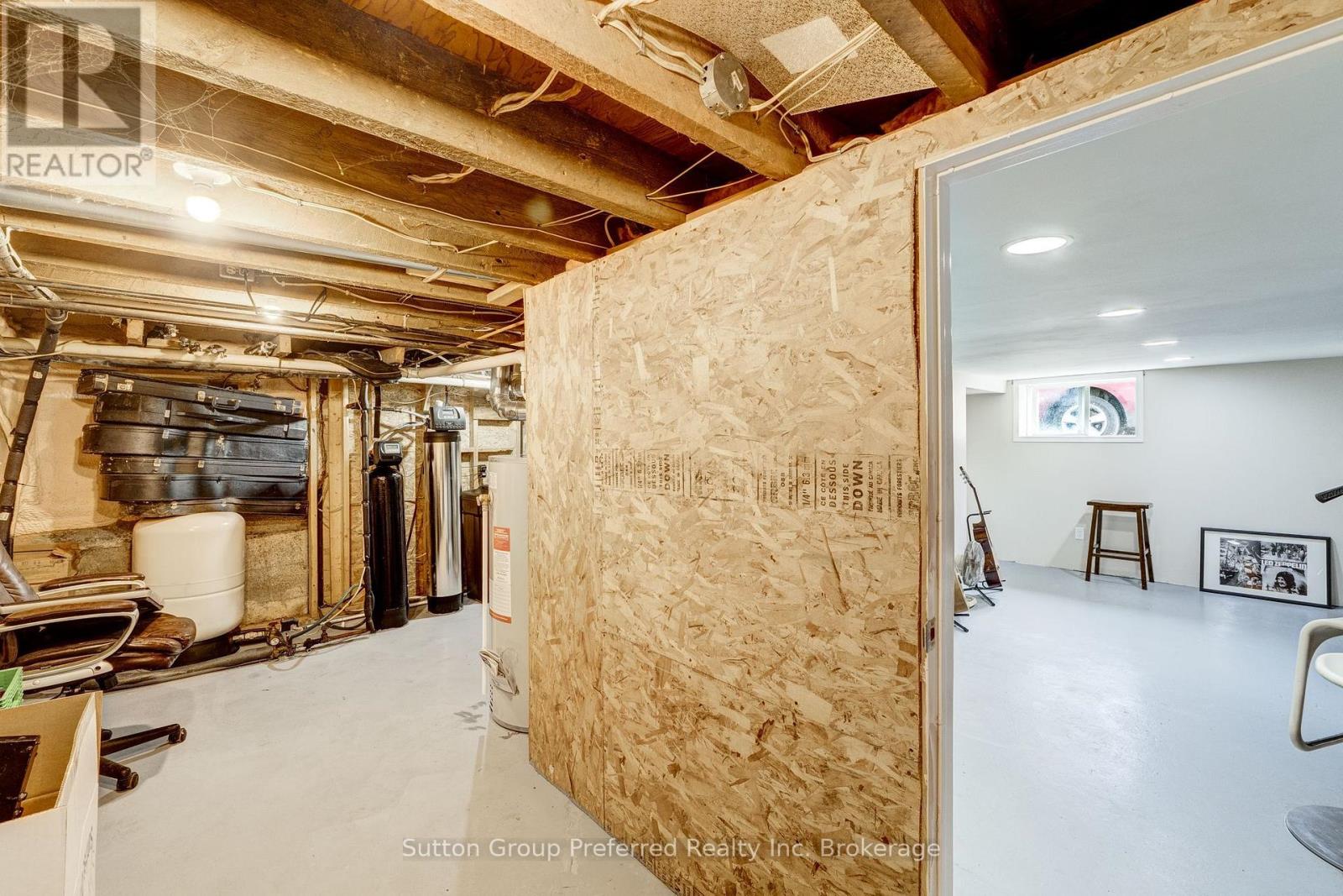 685744 Main Street Property Photo 33